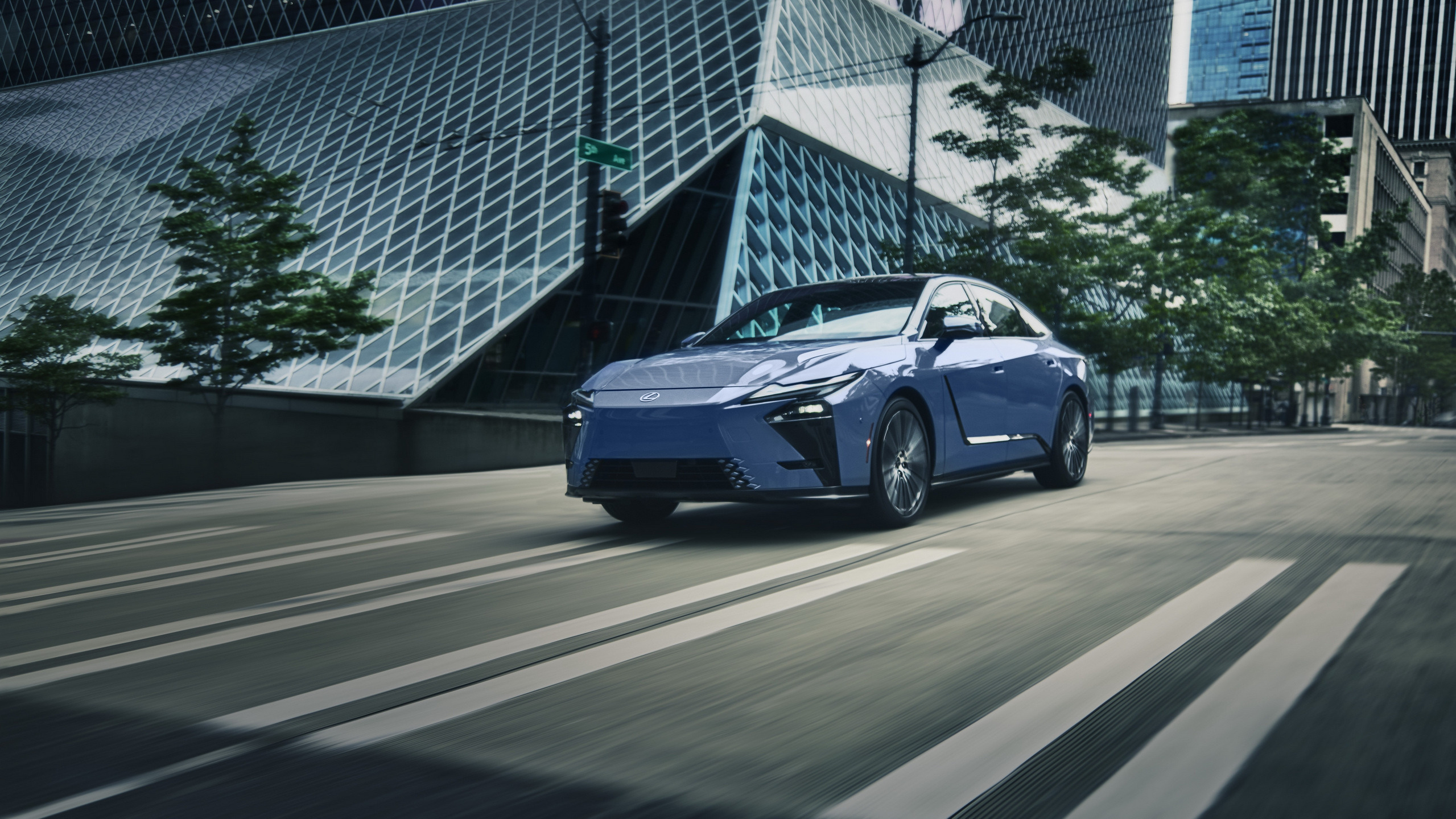 2026_Lexus_ES_350e_002(1)