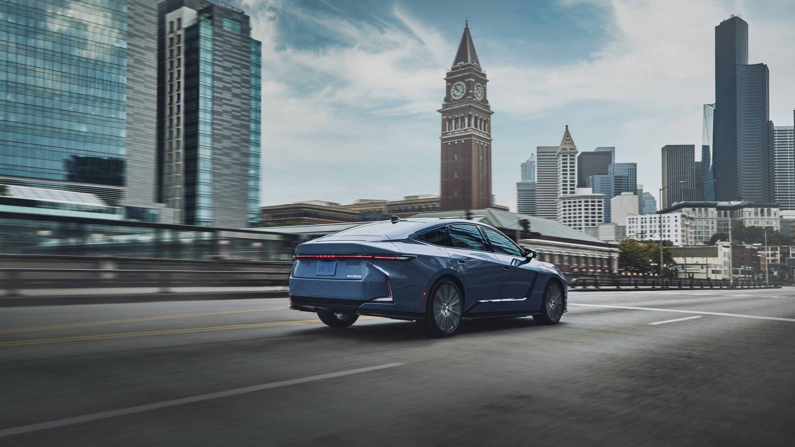 2026_Lexus_ES_350e_014