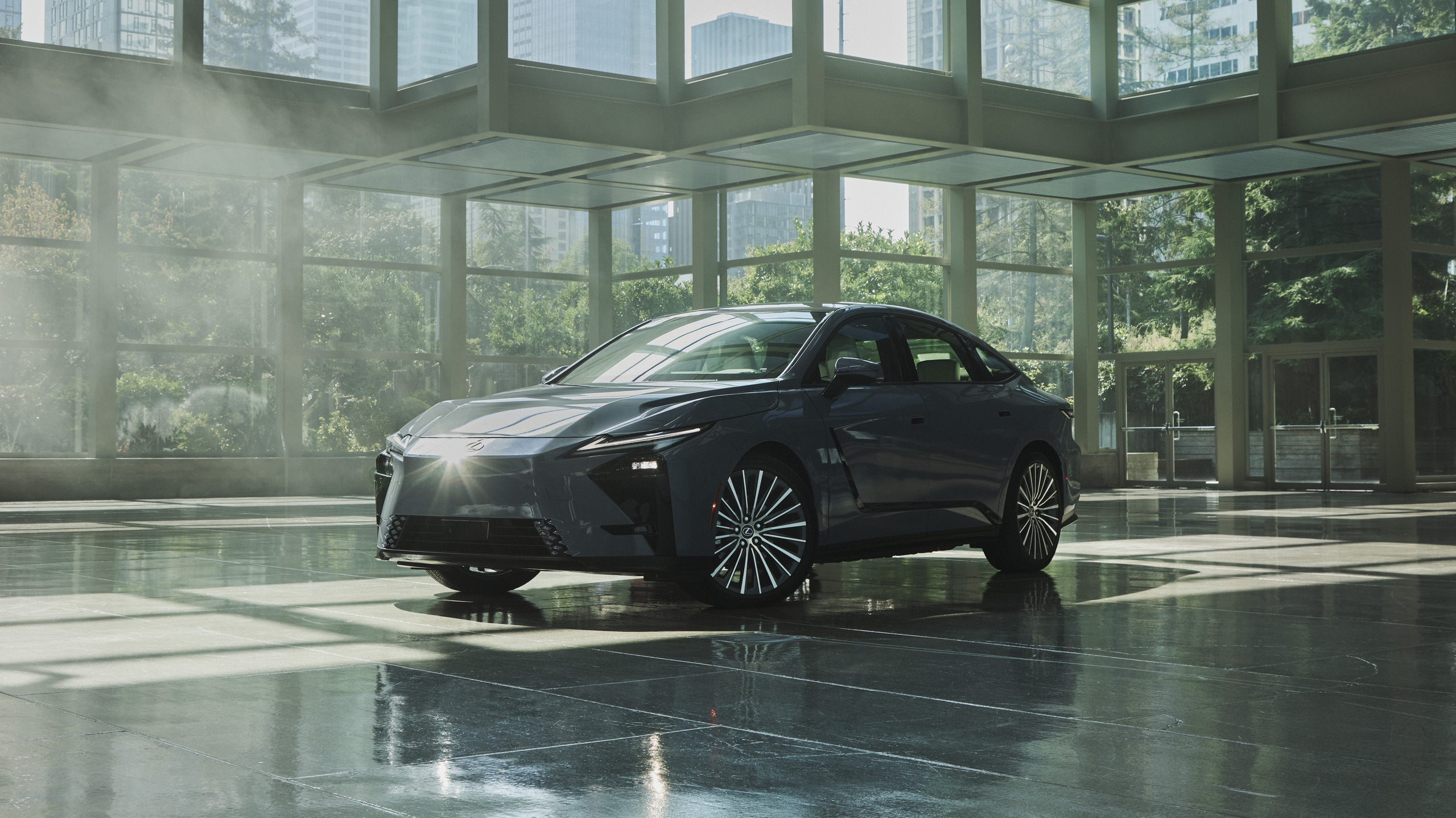2026_Lexus_ES_350e_017(1)