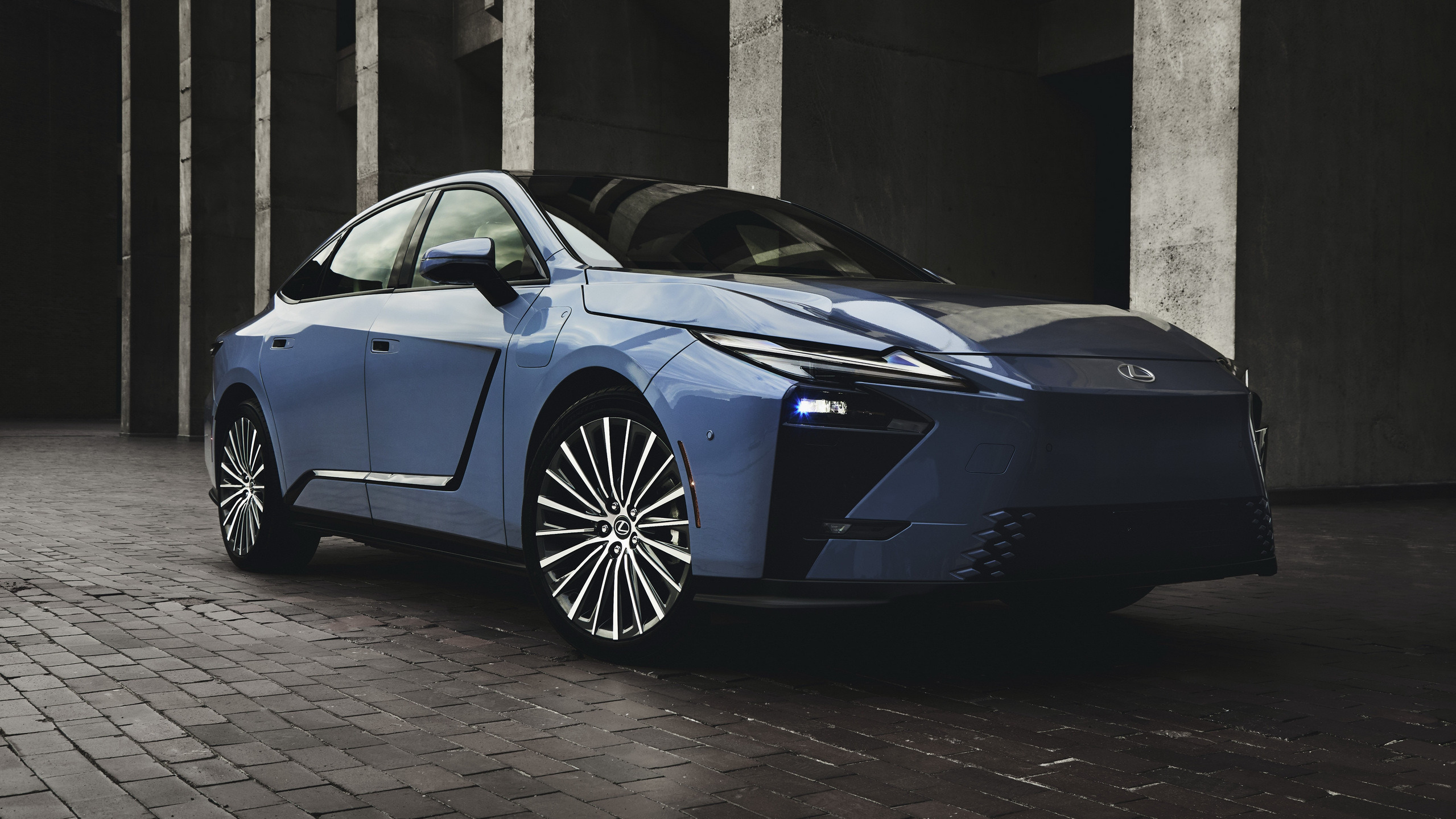 2026_Lexus_ES_350e_020-1(1)