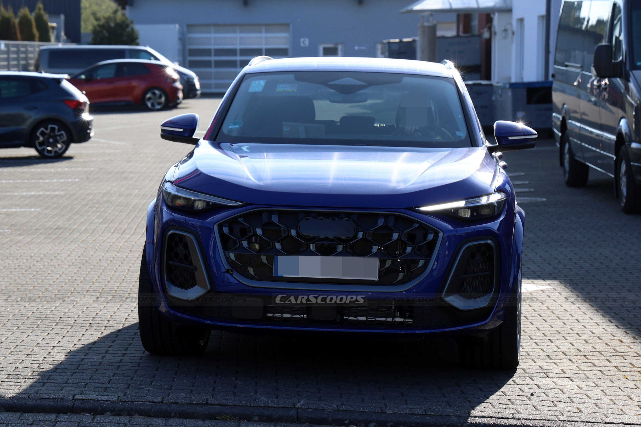 Audi RSQ5 spy shots 00003