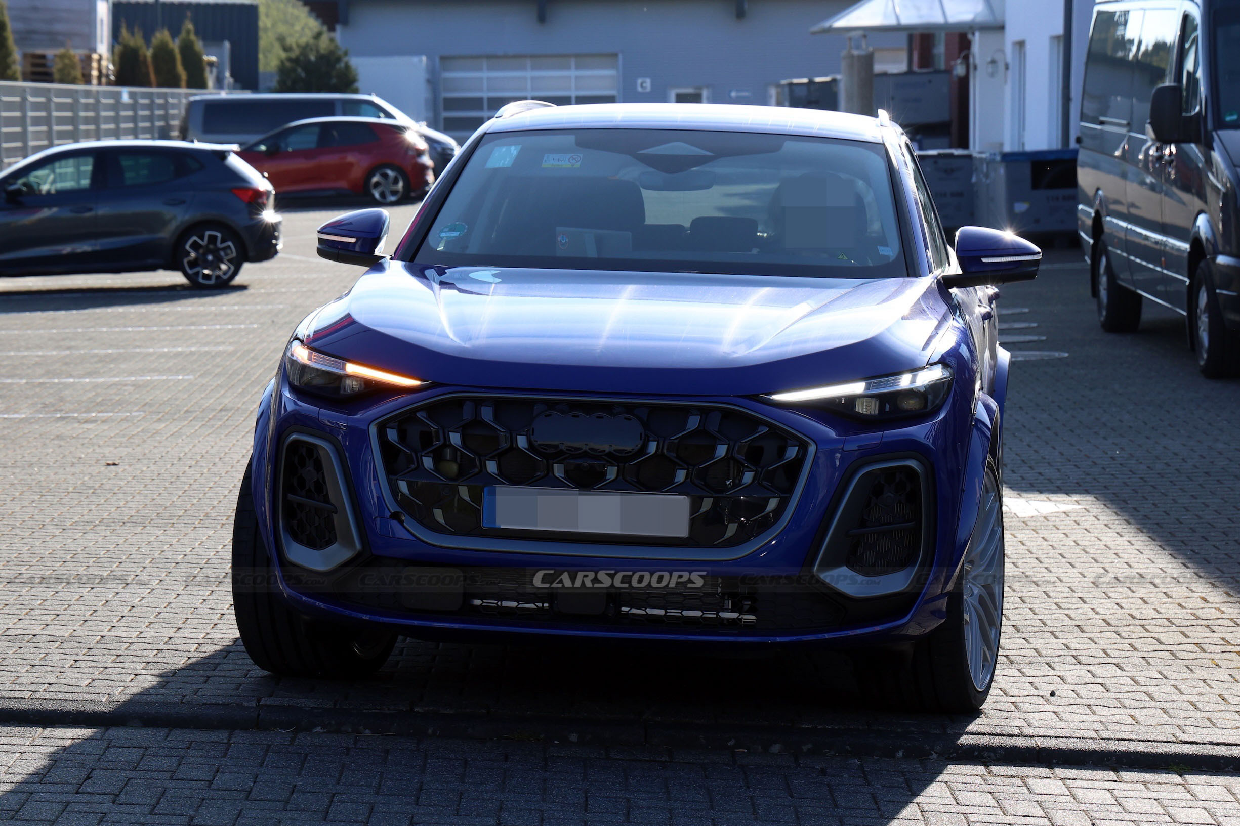 Audi RSQ5 spy shots 00004