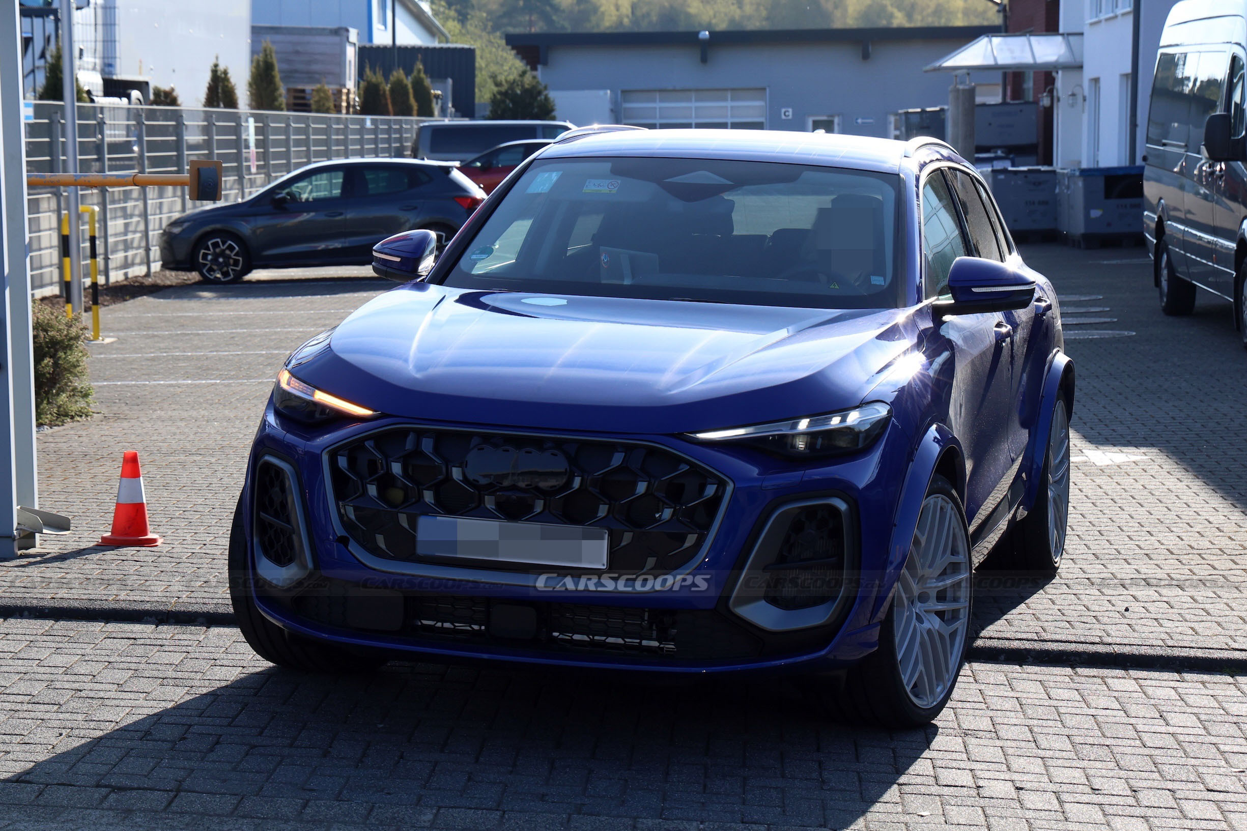 Audi RSQ5 spy shots 00006
