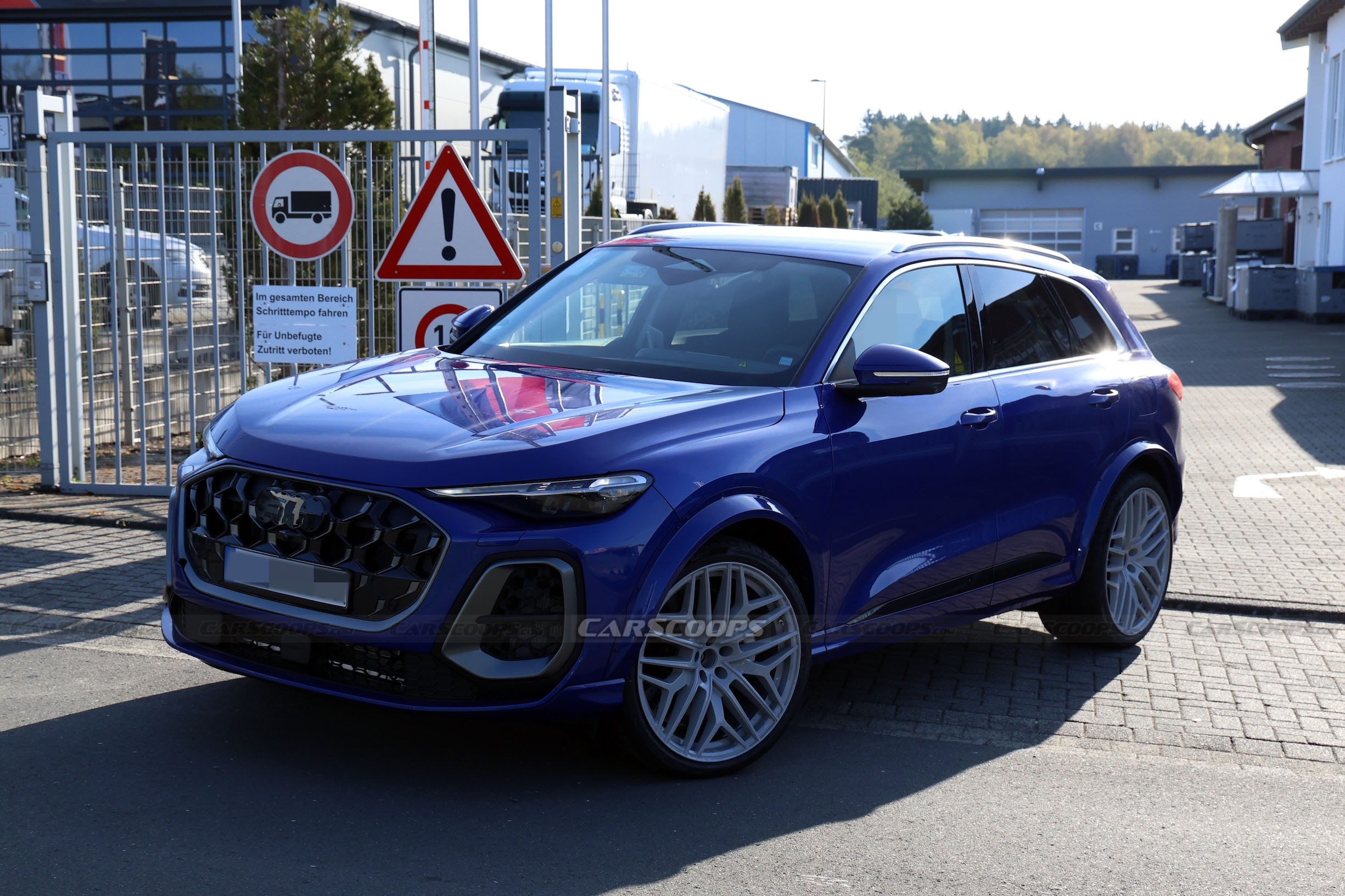 Audi RSQ5 spy shots 00009