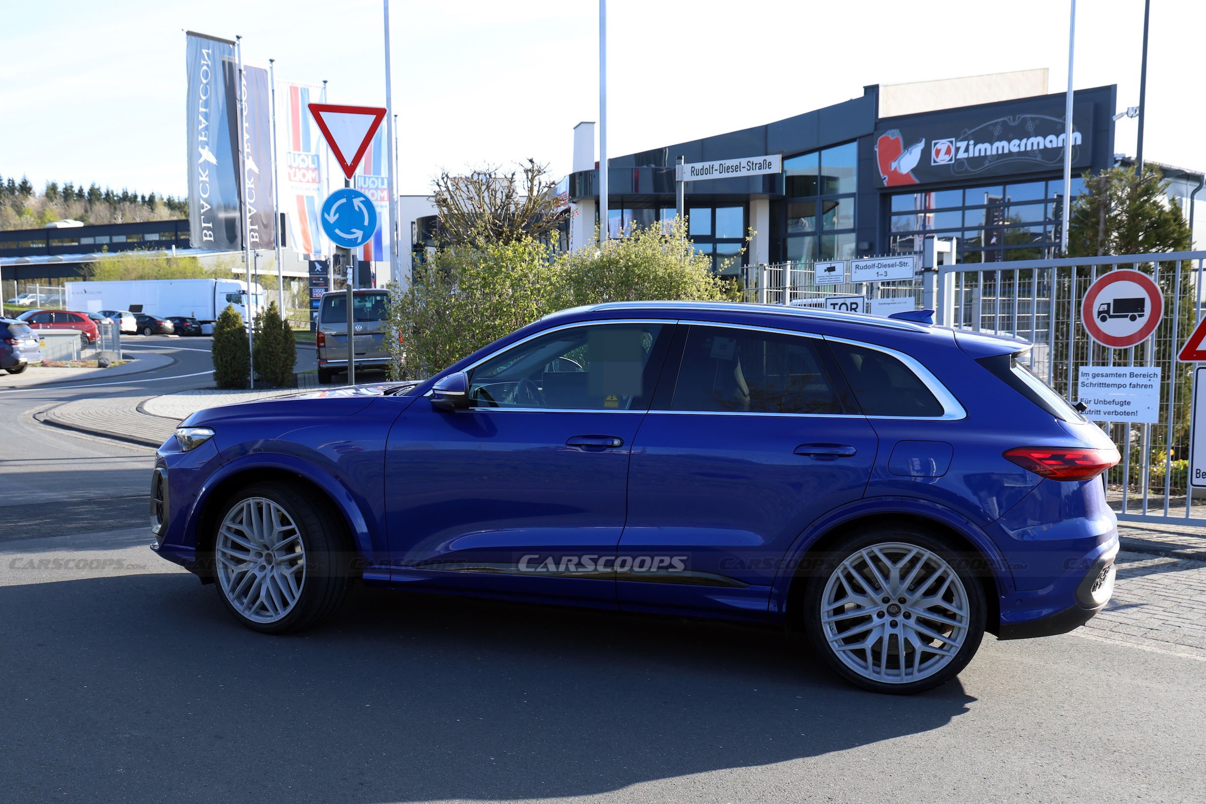 Audi RSQ5 spy shots 00013