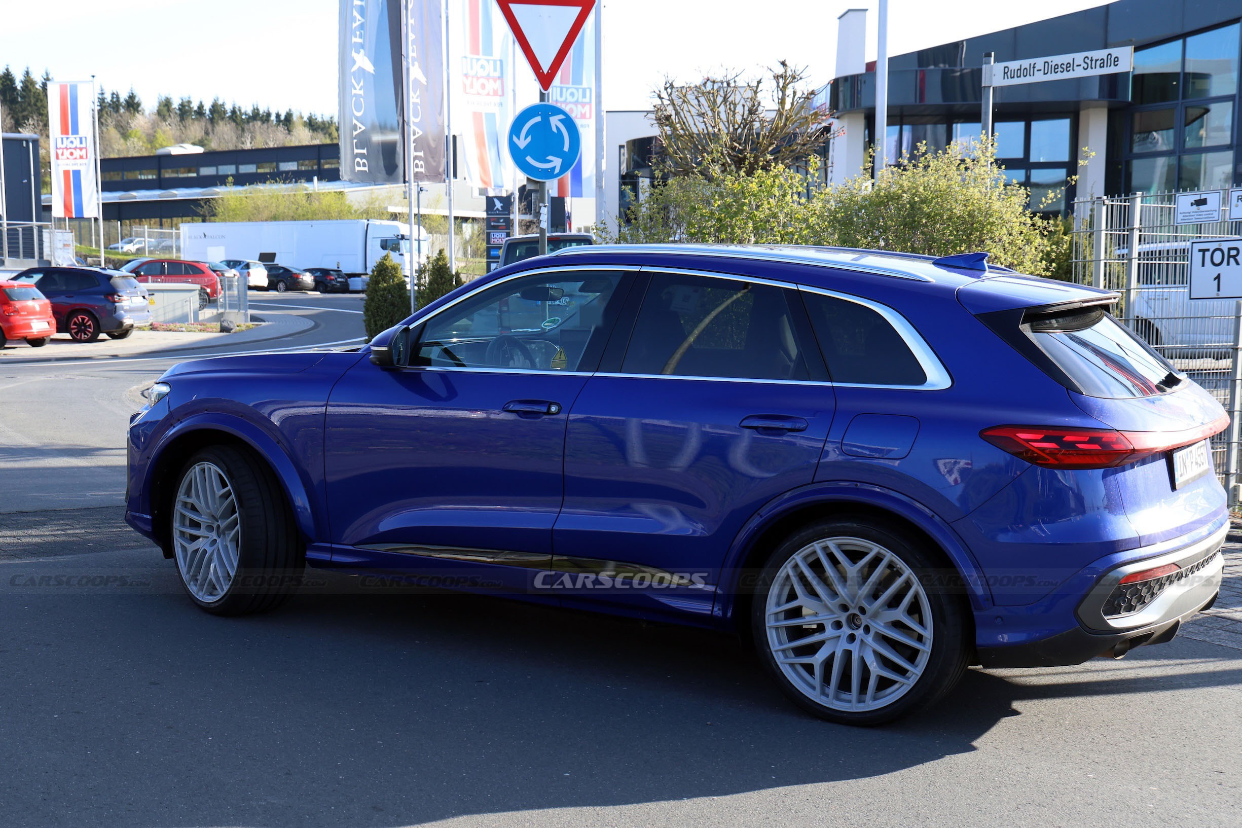 Audi RSQ5 spy shots 00014
