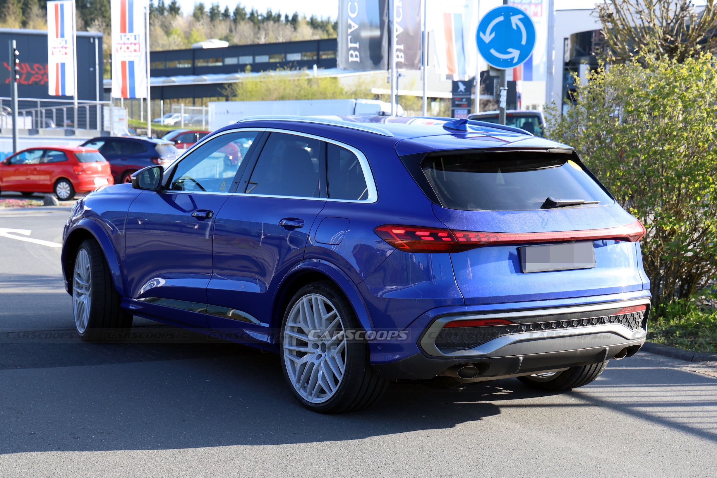 Audi RSQ5 spy shots 00015