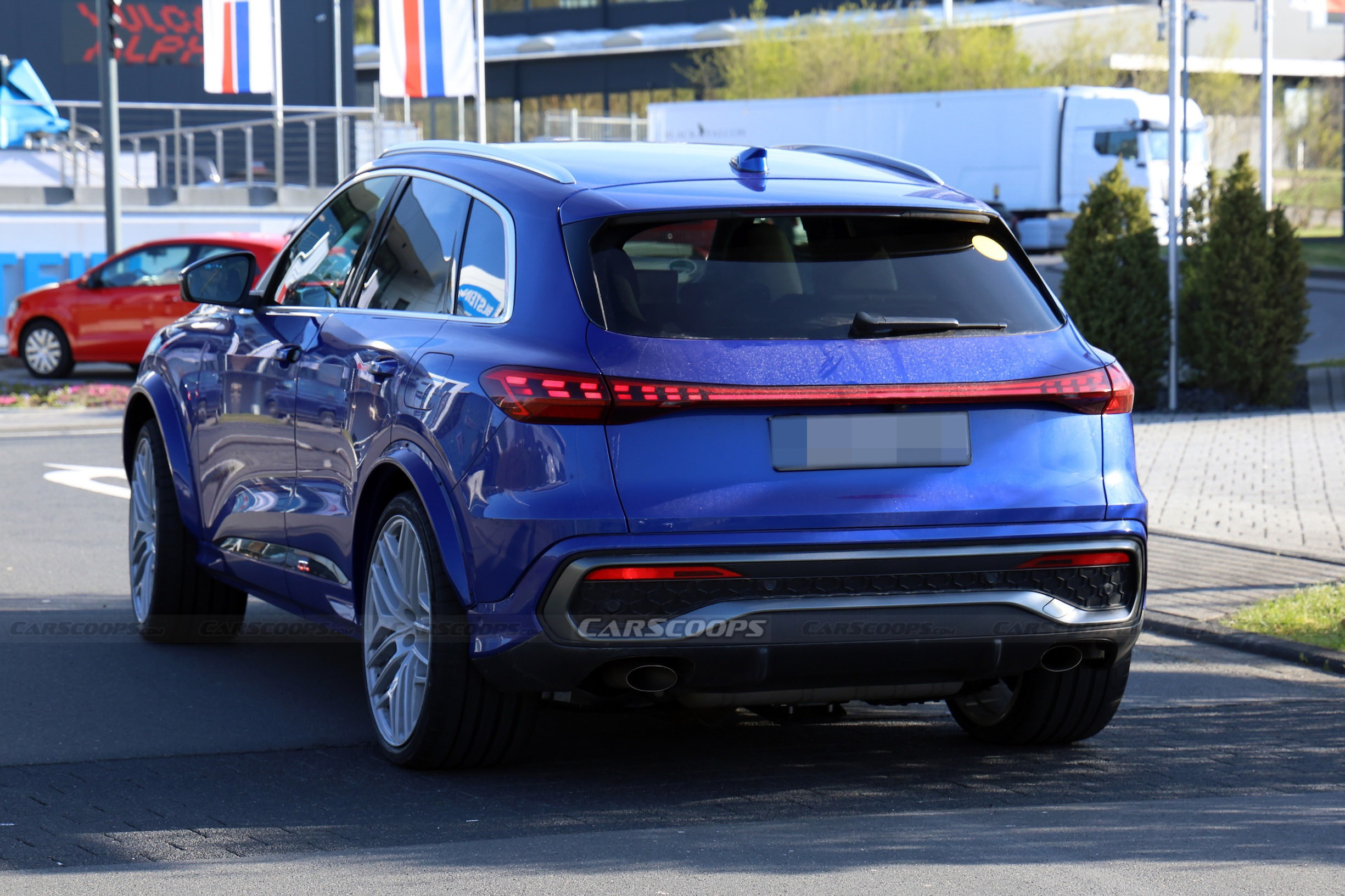 Audi RSQ5 spy shots 00017