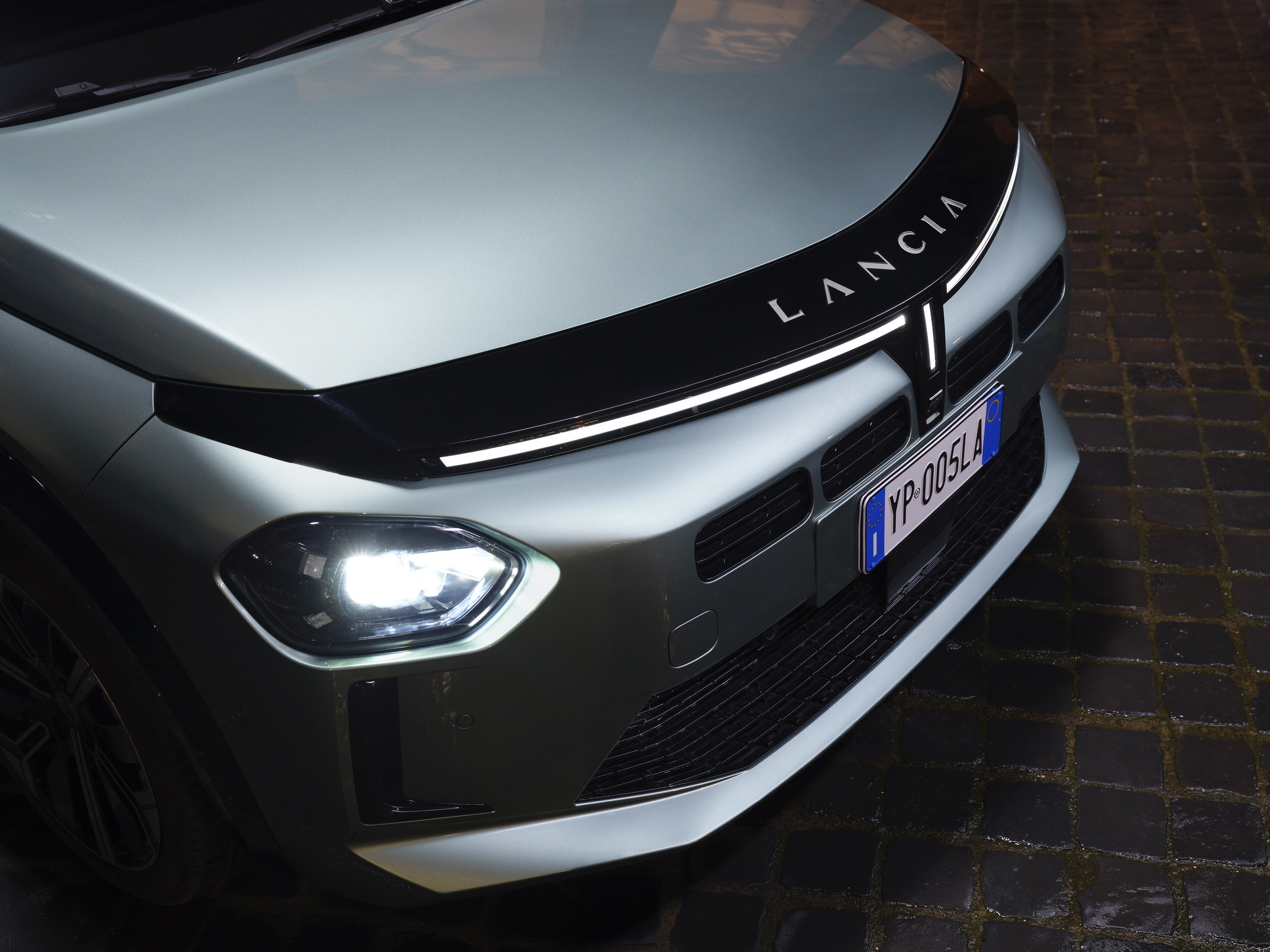 Lancia Ypsilon Turbo 100 (13)