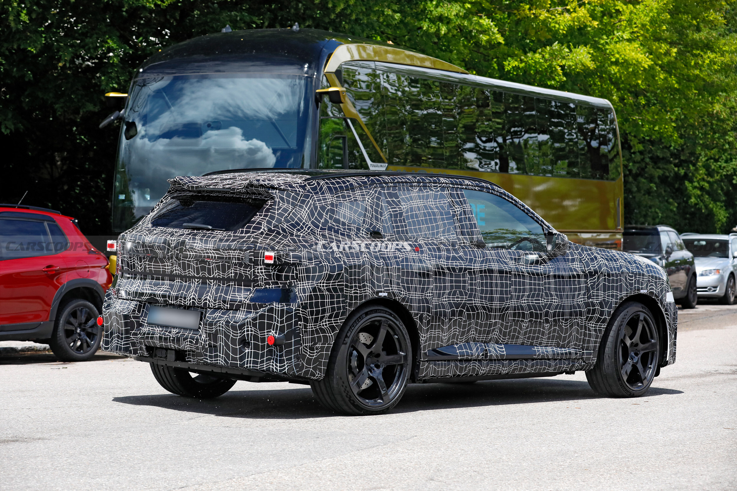 2028 BMW iX5 M 602 11