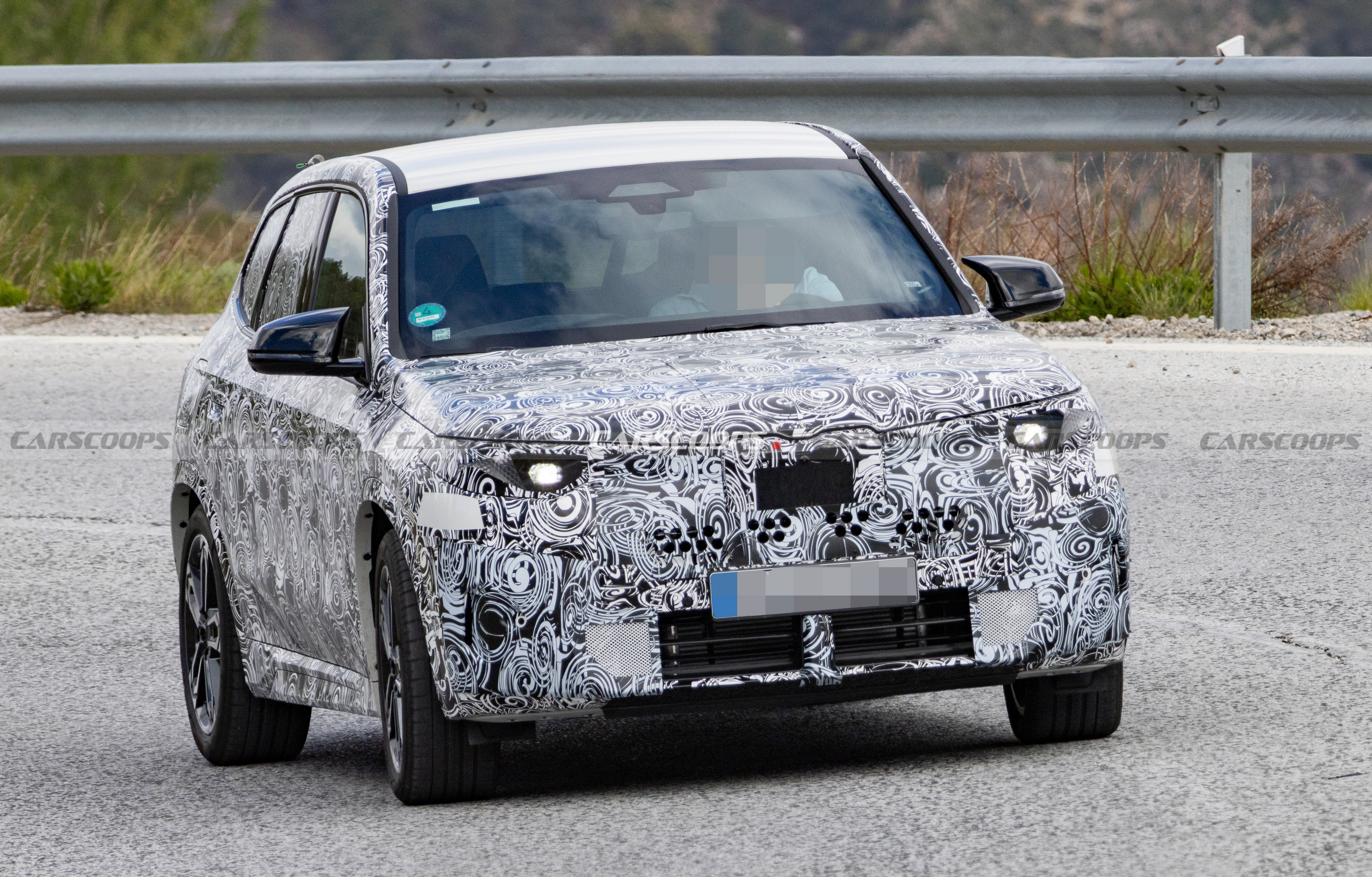 2028 BMW X1 608 1