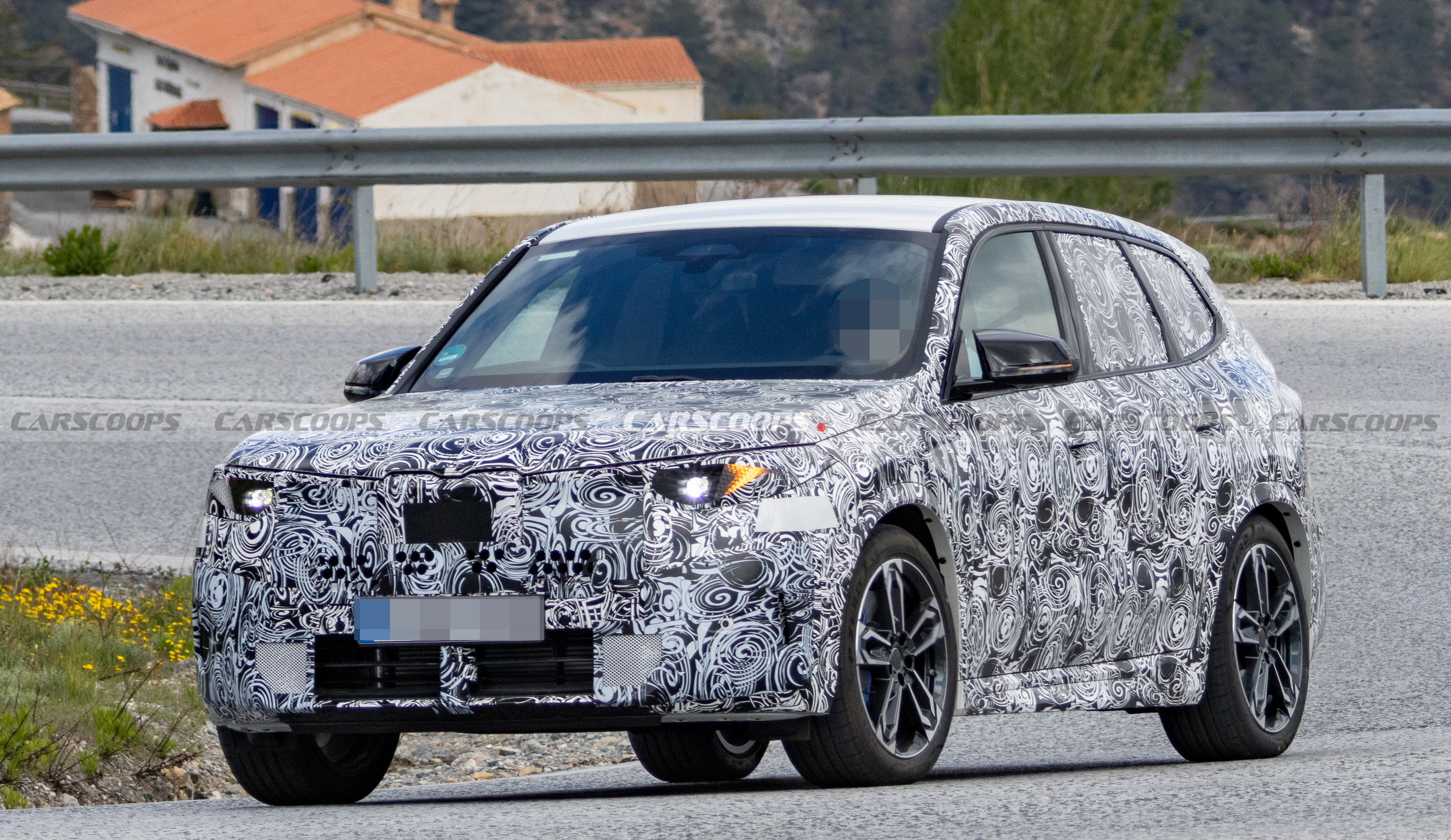 2028 BMW X1 608 5