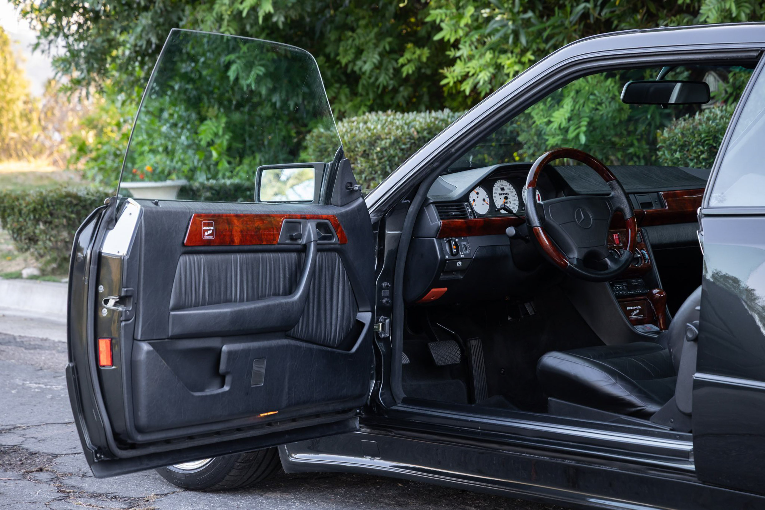 AMG W124 widebody BaT 00020