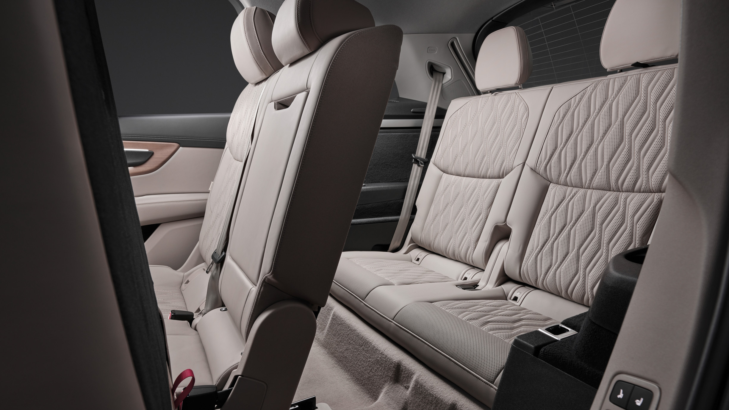 2027 Audi Q7 00026
