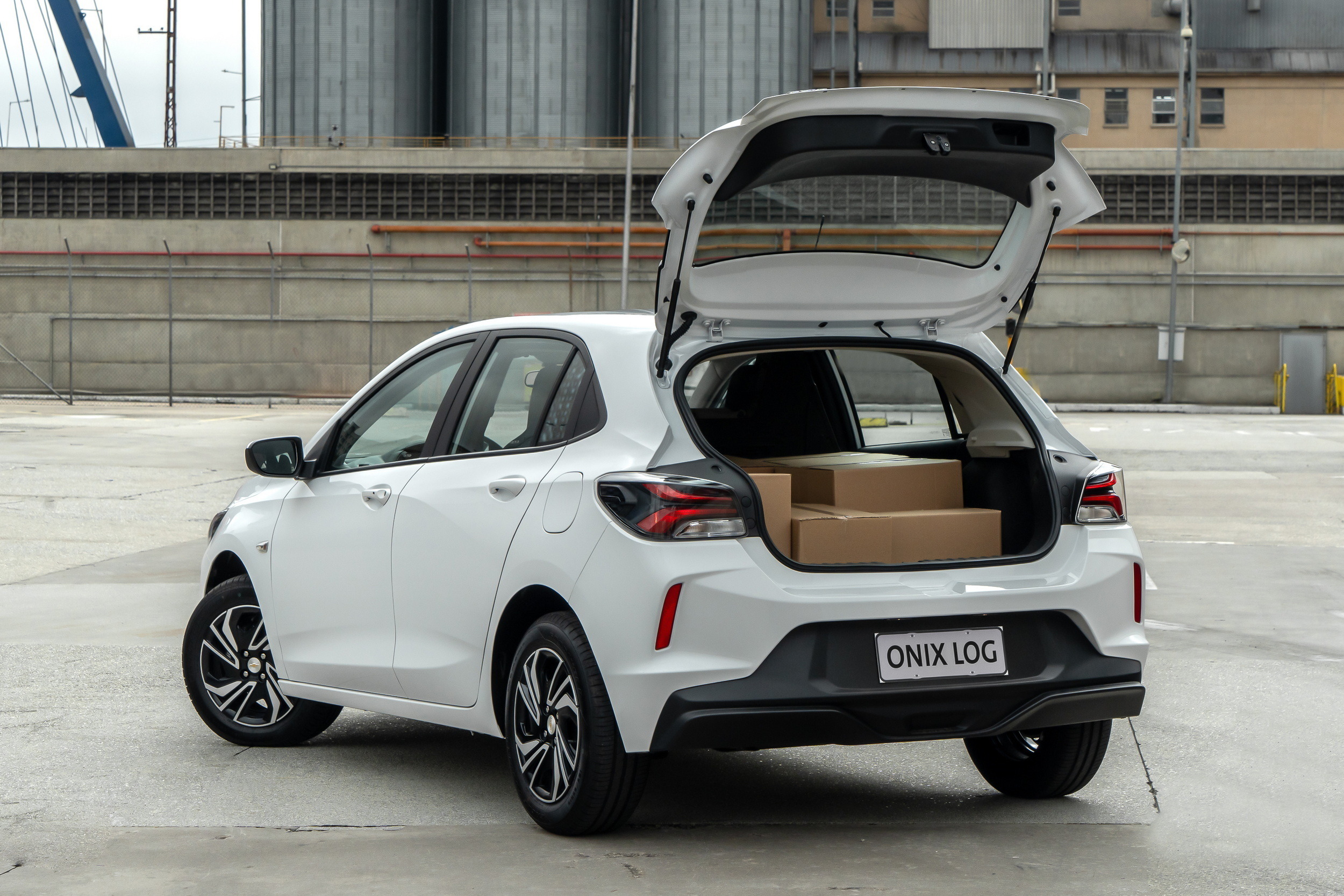 2027 Chevrolet Onix Log - Brazil (1)