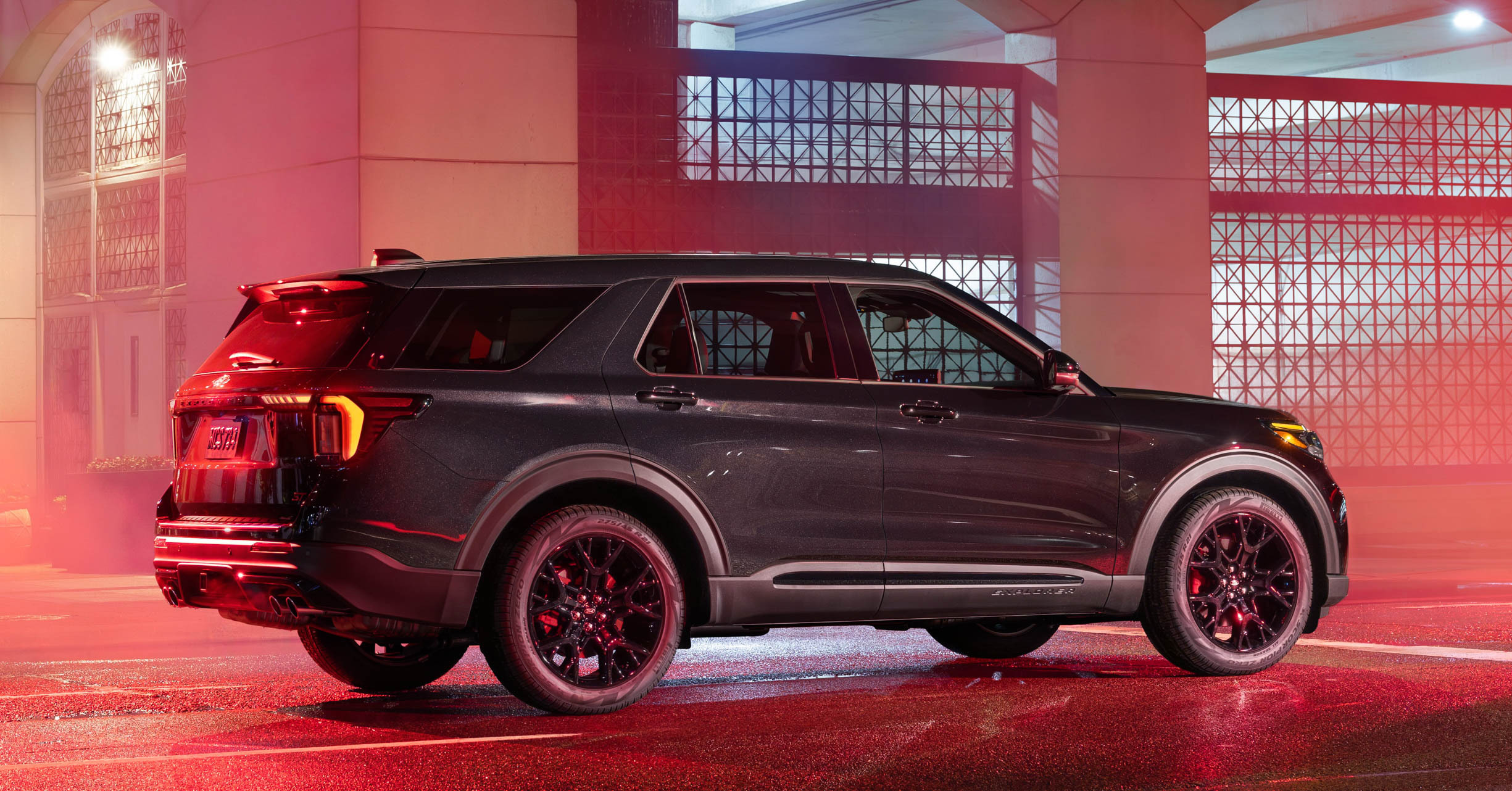 2027 Ford Explorer ST Sinister Package 00006