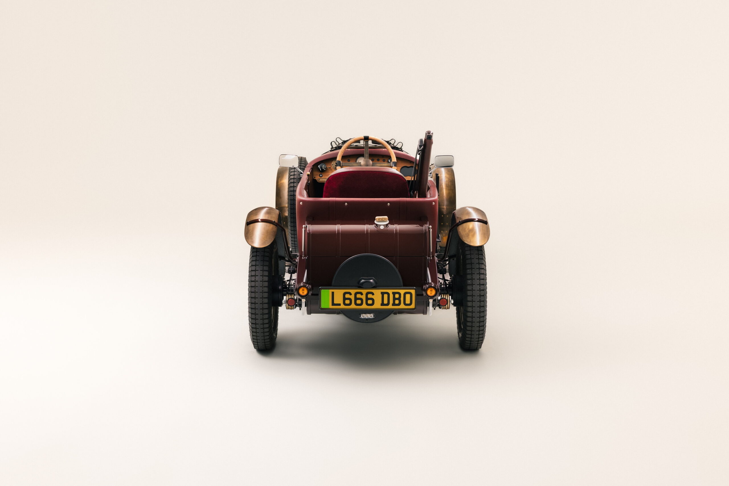 Hedley Studios Bentley Blower Momoa Edition-21