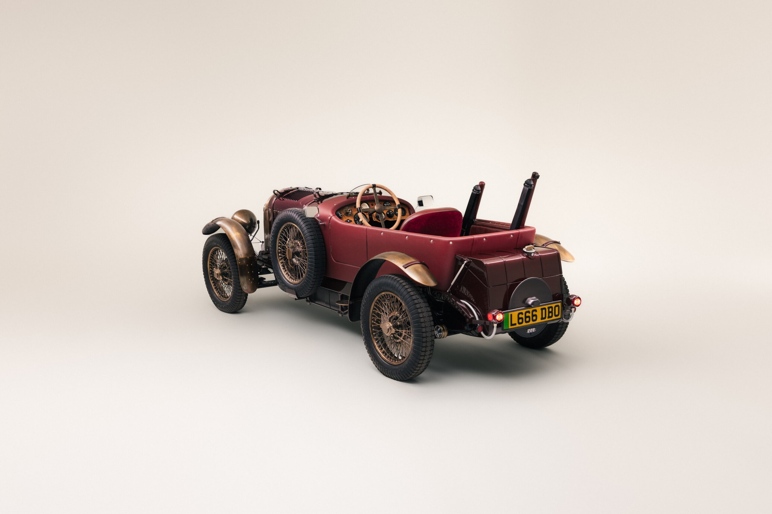 Hedley Studios Bentley Blower Momoa Edition-22