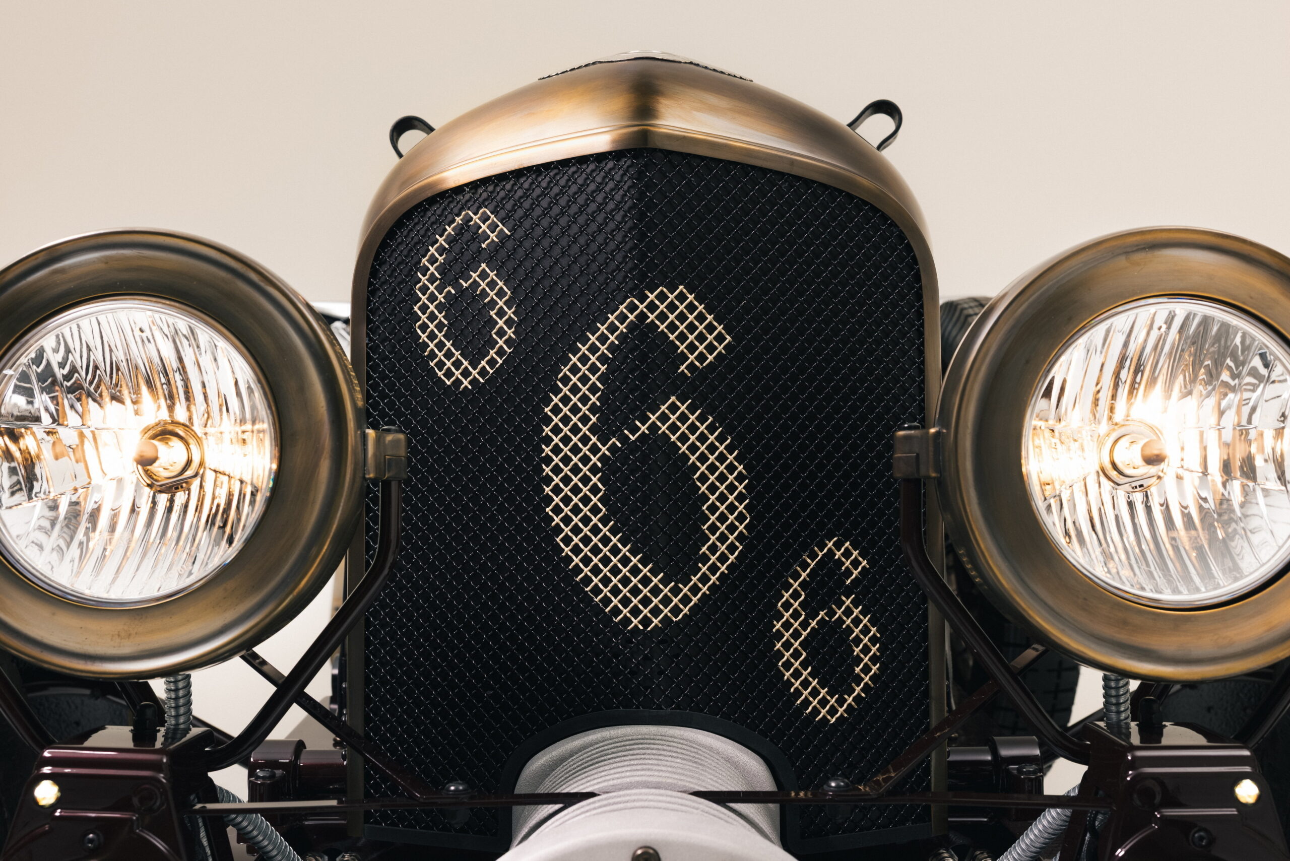 Hedley Studios Bentley Blower Momoa Edition-6