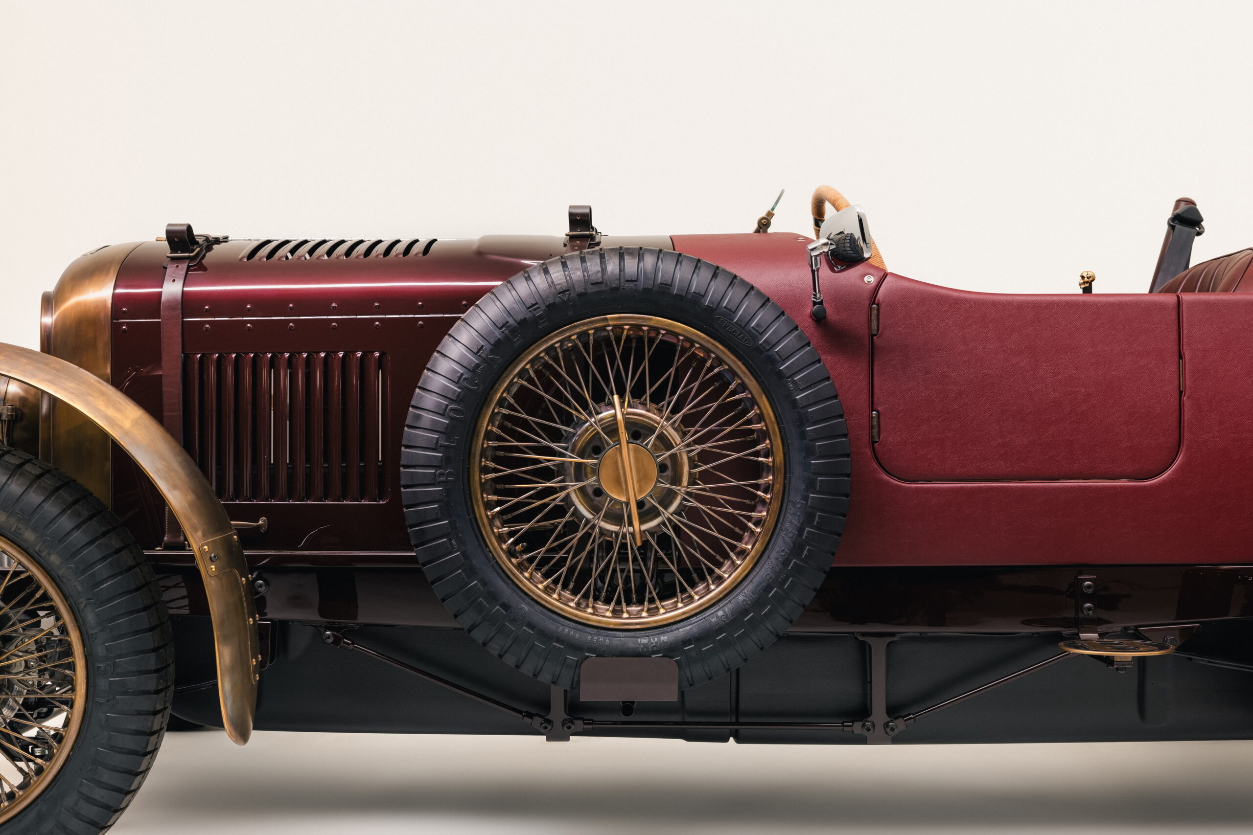 Hedley Studios Bentley Blower Momoa Edition-9