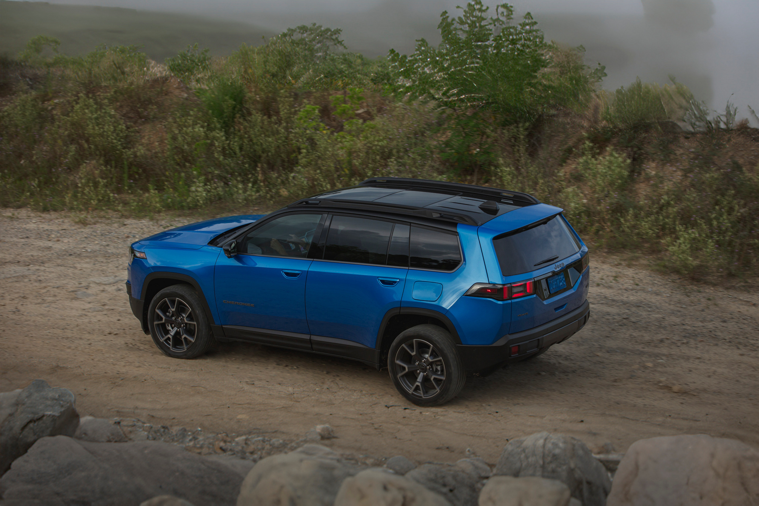 2026 Jeep Cherokee 820 307