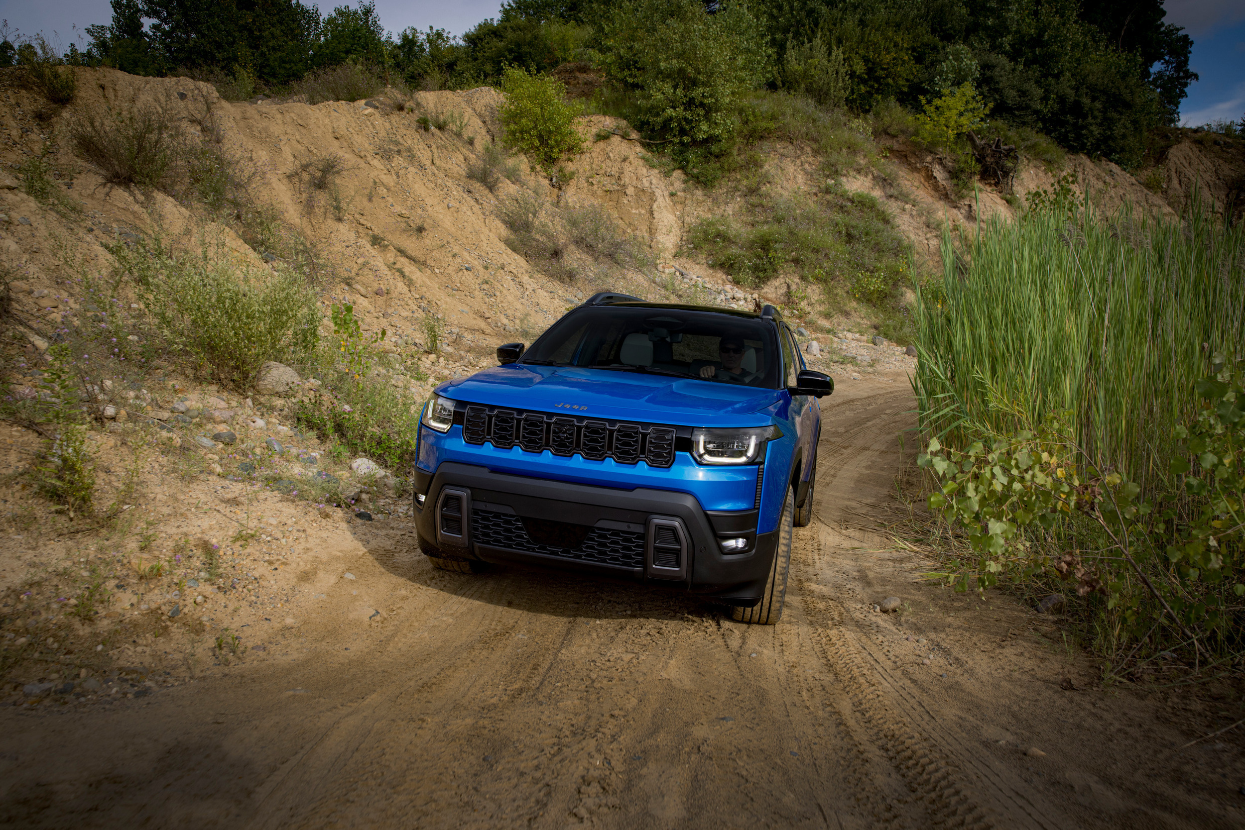 2026 Jeep Cherokee 820 308