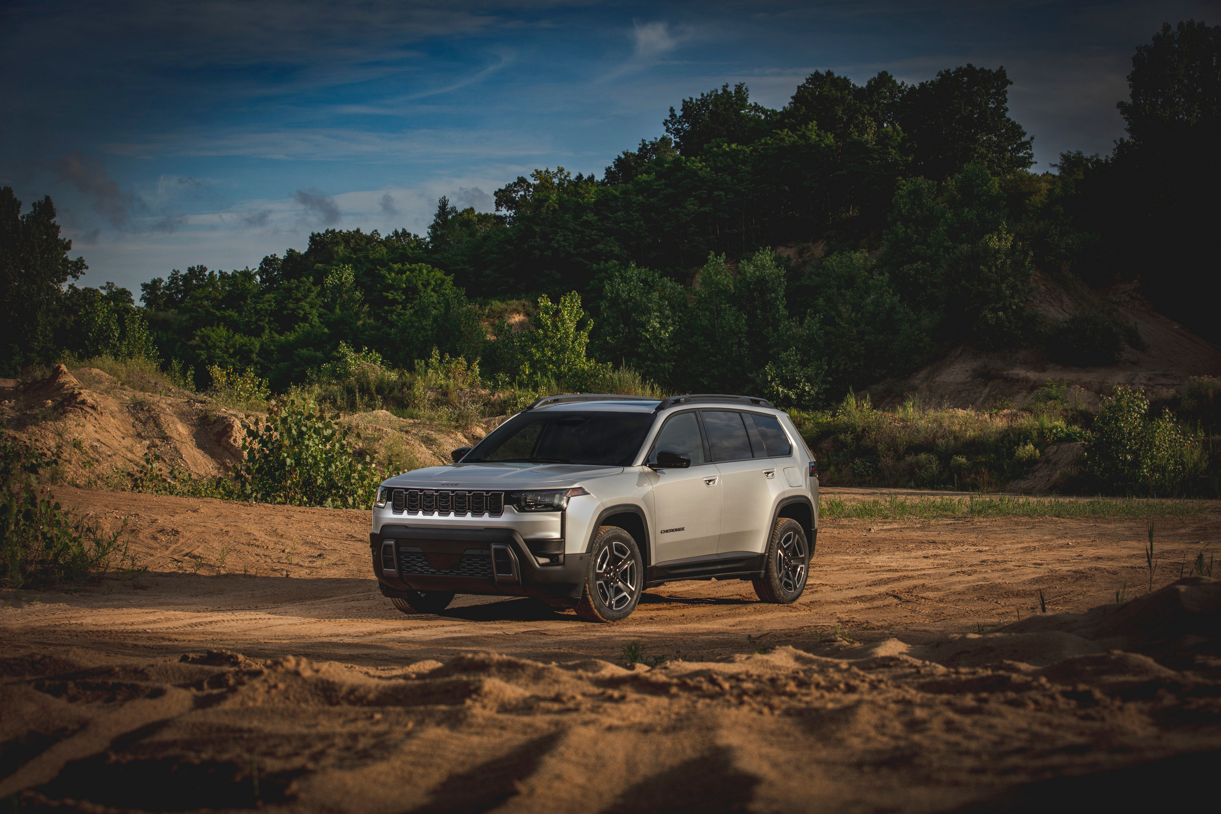 2026 Jeep Cherokee 820 318