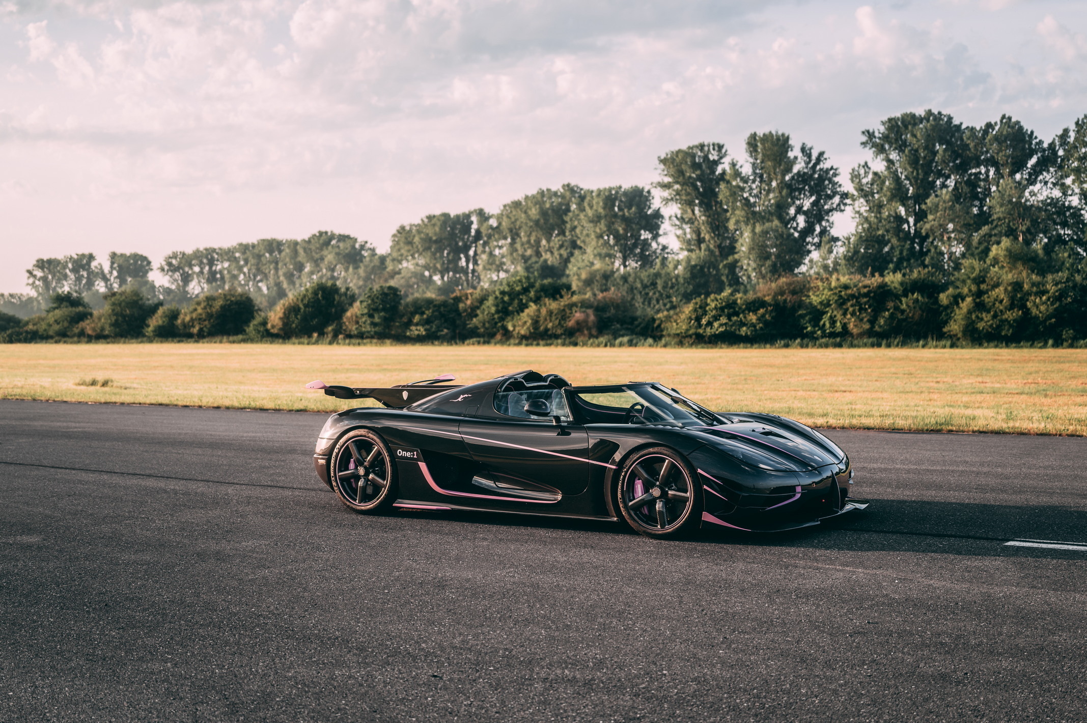2015-Koenigsegg-One-1_1453980