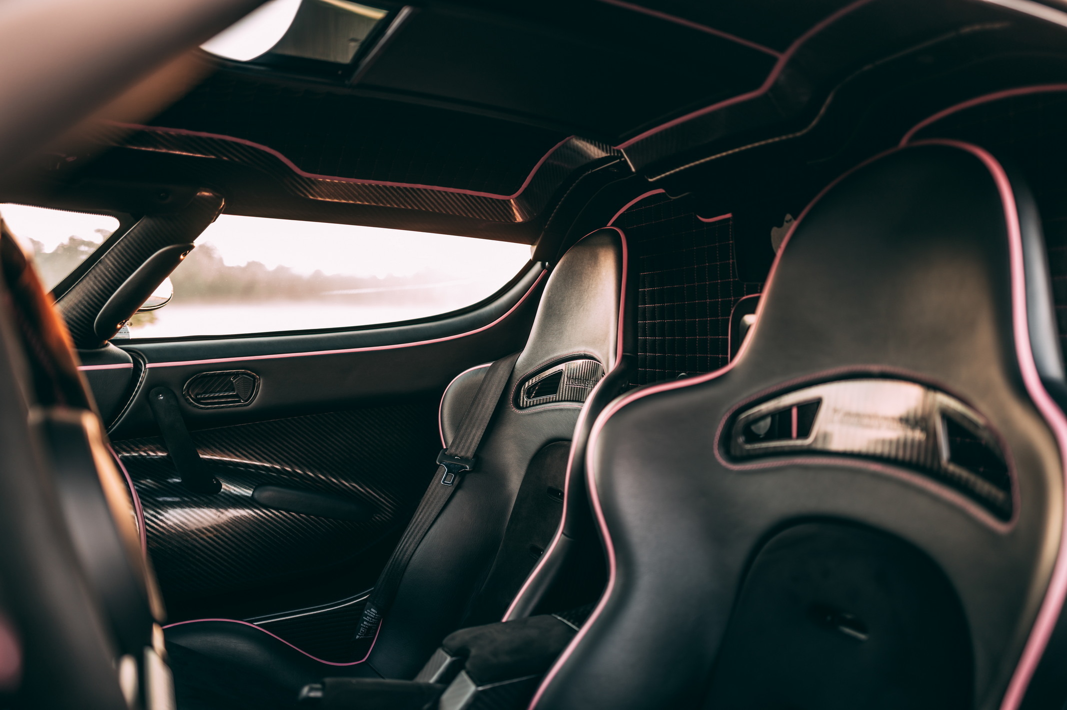 2015-Koenigsegg-One-1_1453983