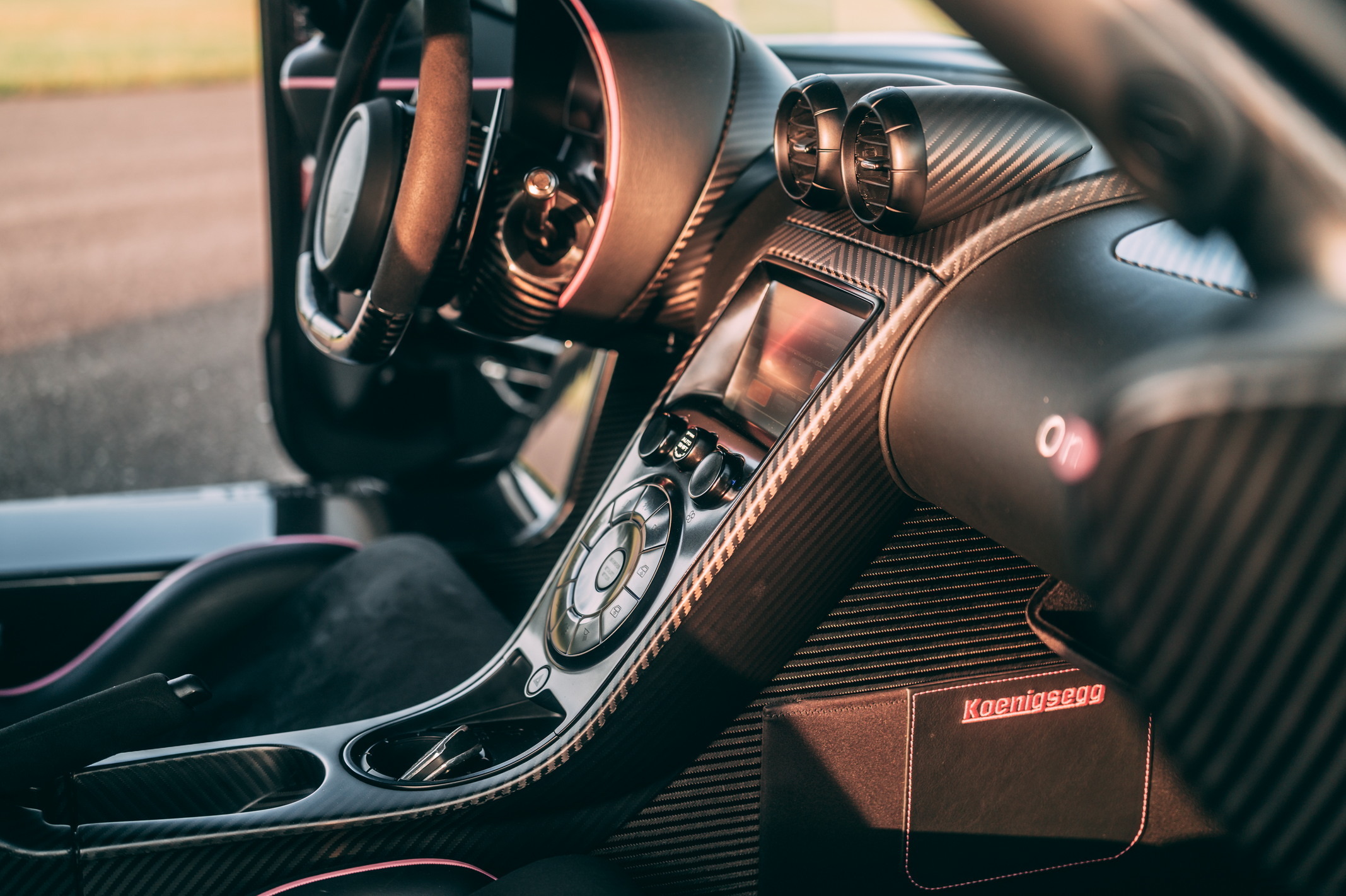 2015-Koenigsegg-One-1_1453996