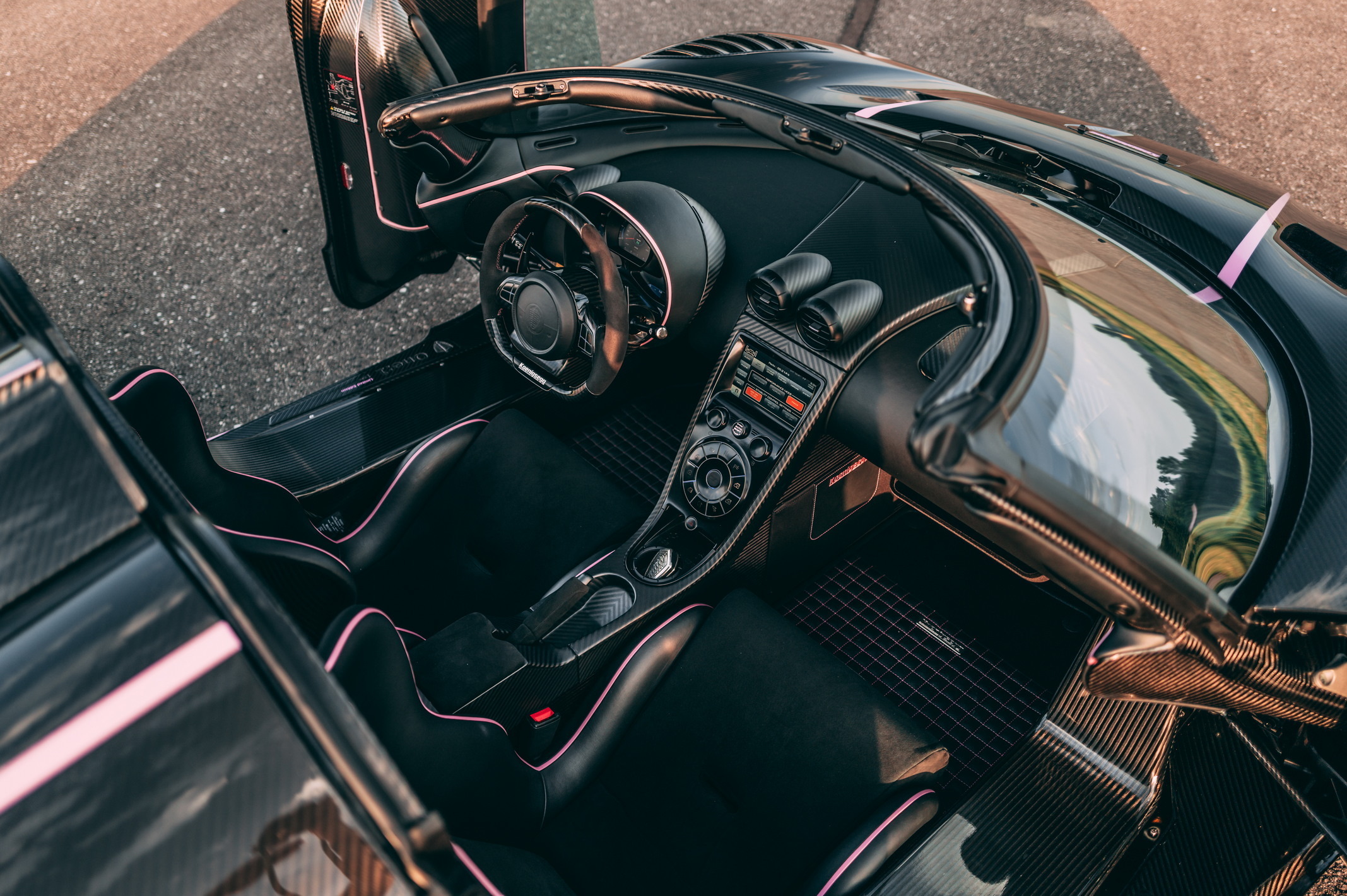2015-Koenigsegg-One-1_1453998