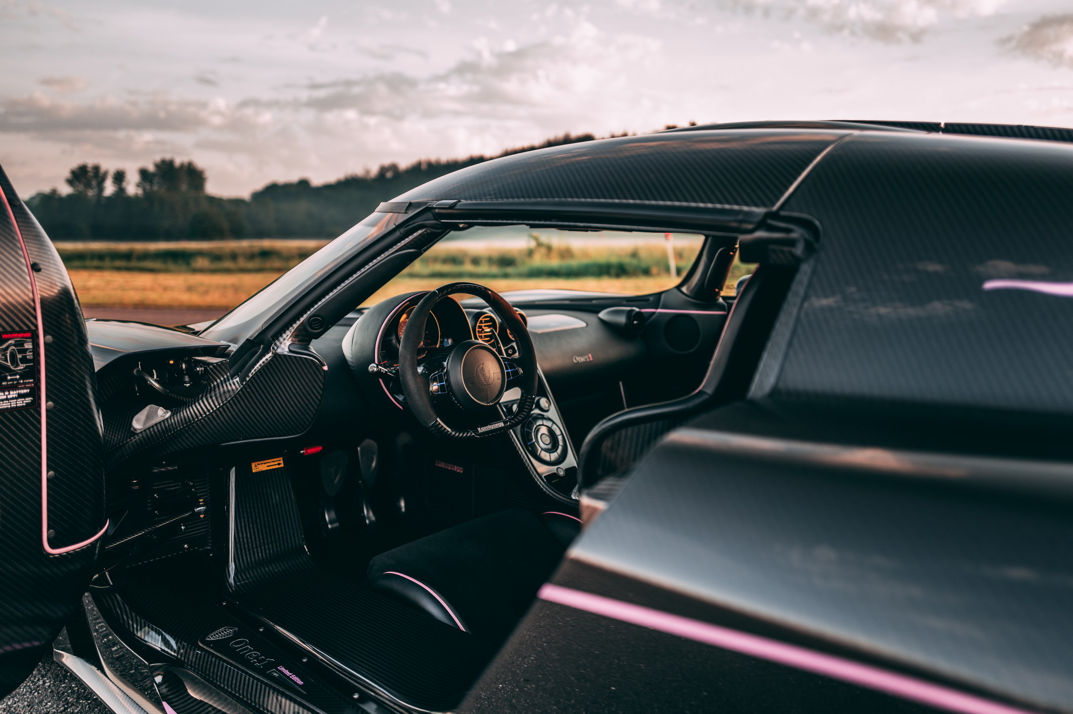 2015-Koenigsegg-One-1_1454003