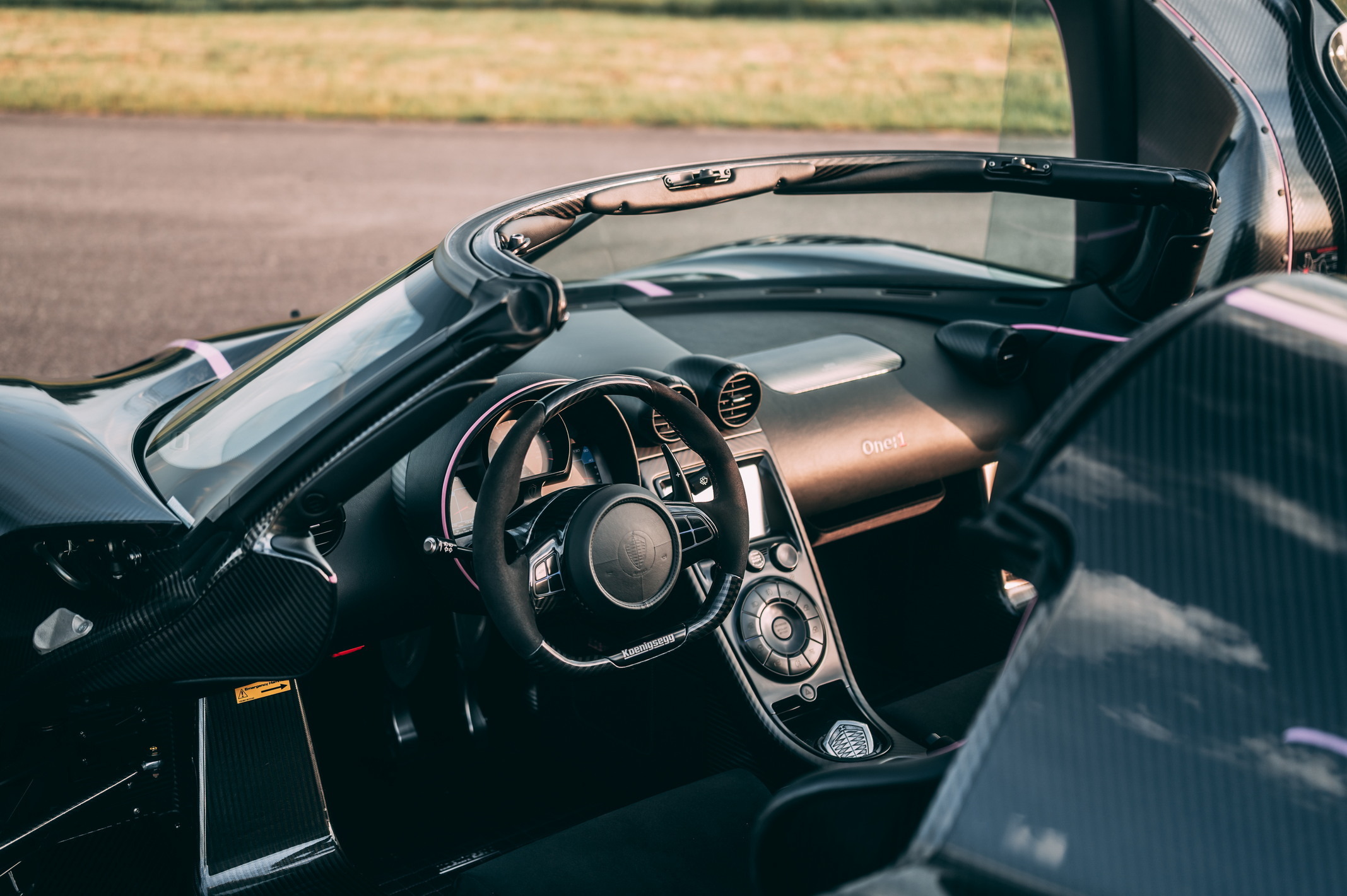 2015-Koenigsegg-One-1_1454007