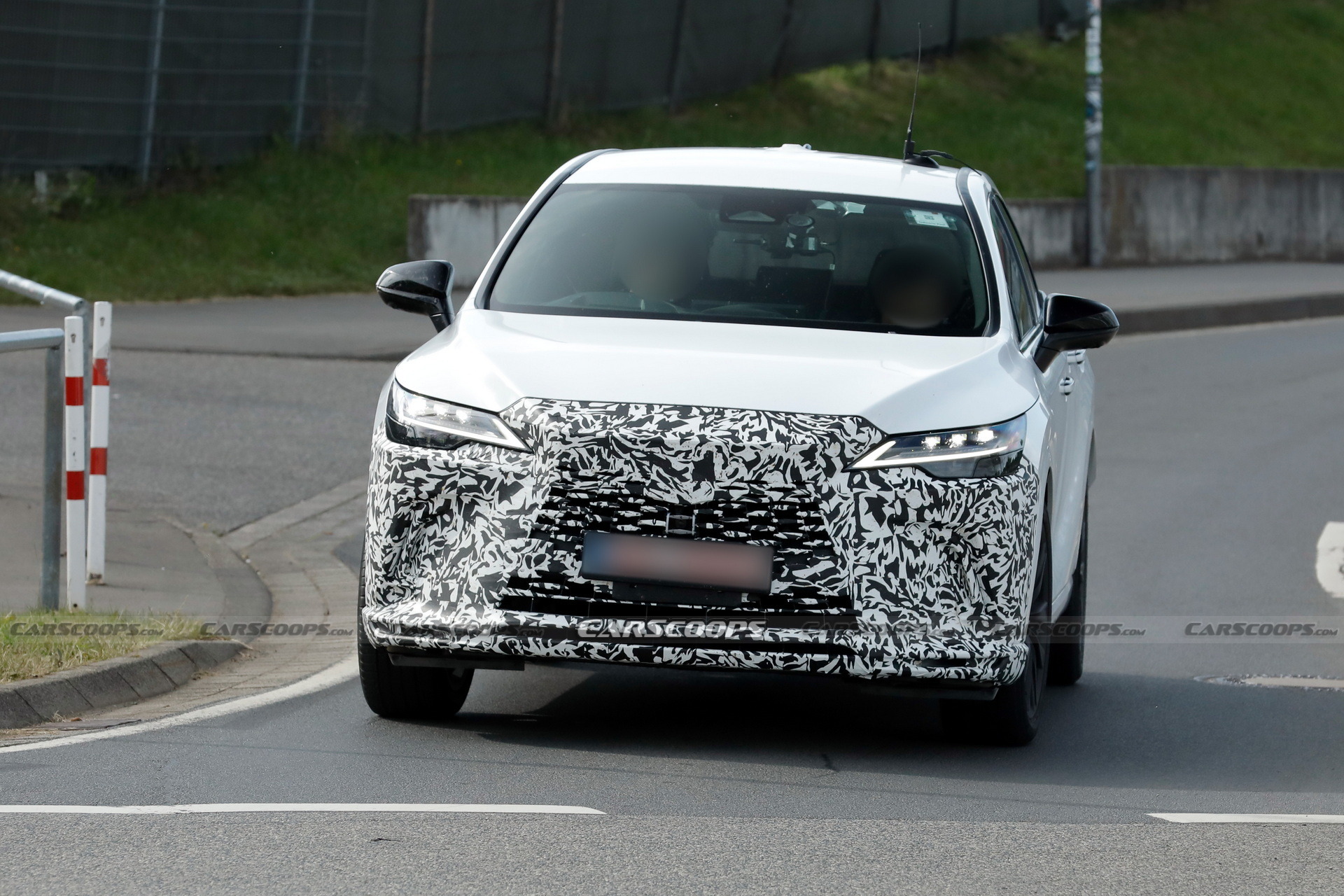 Lexus RX Facelift Spy Shots - 12