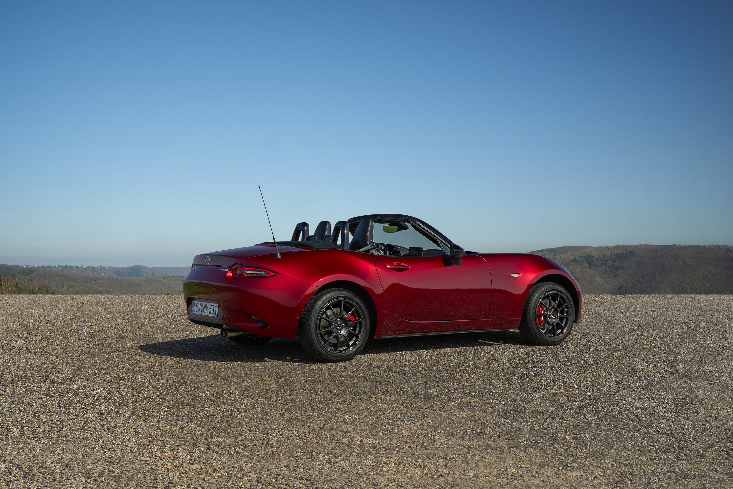 2027_mazda_mx-5_germany_src_still_5