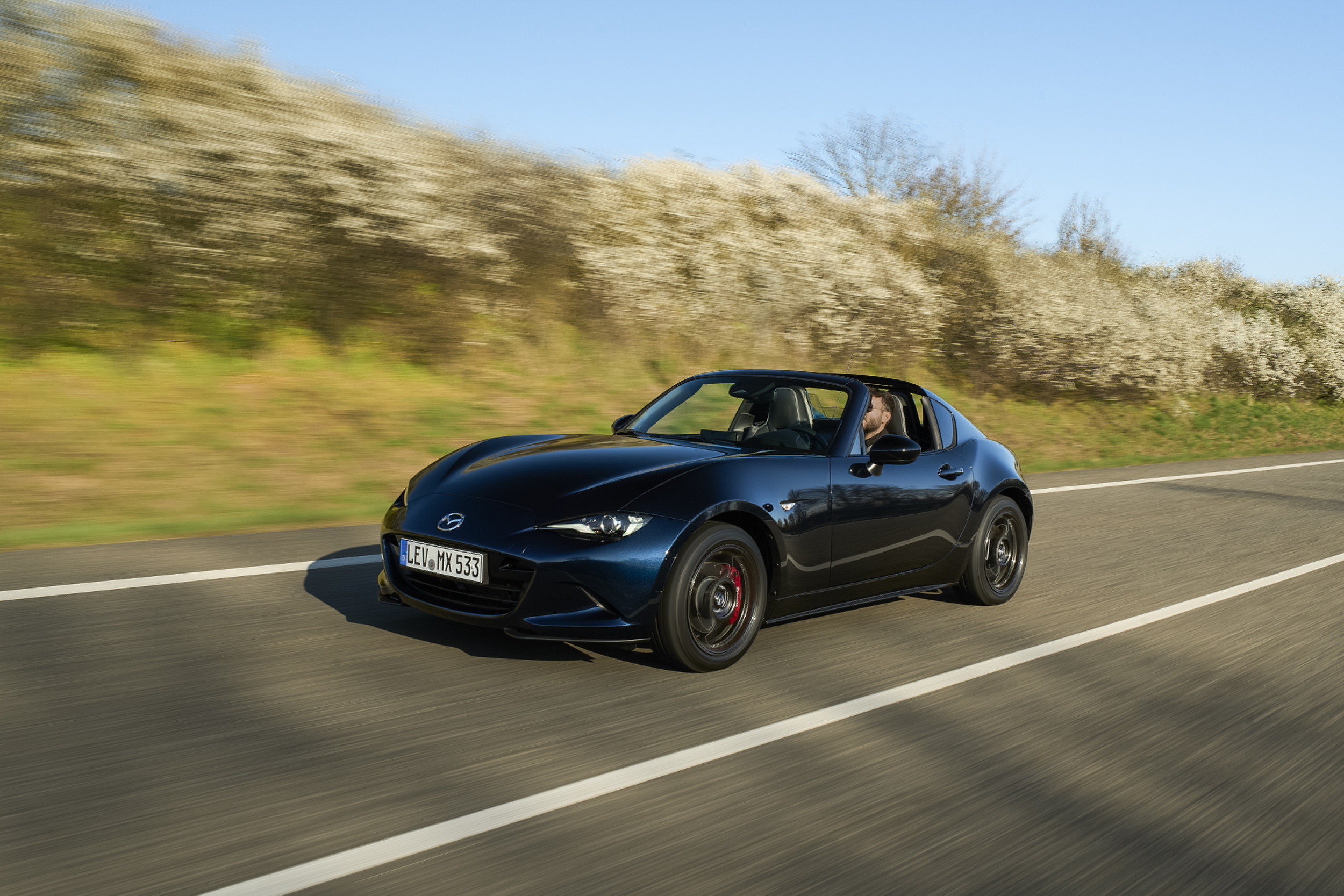 2027_mazda_mx-5_rf_germany_dcb_act_04