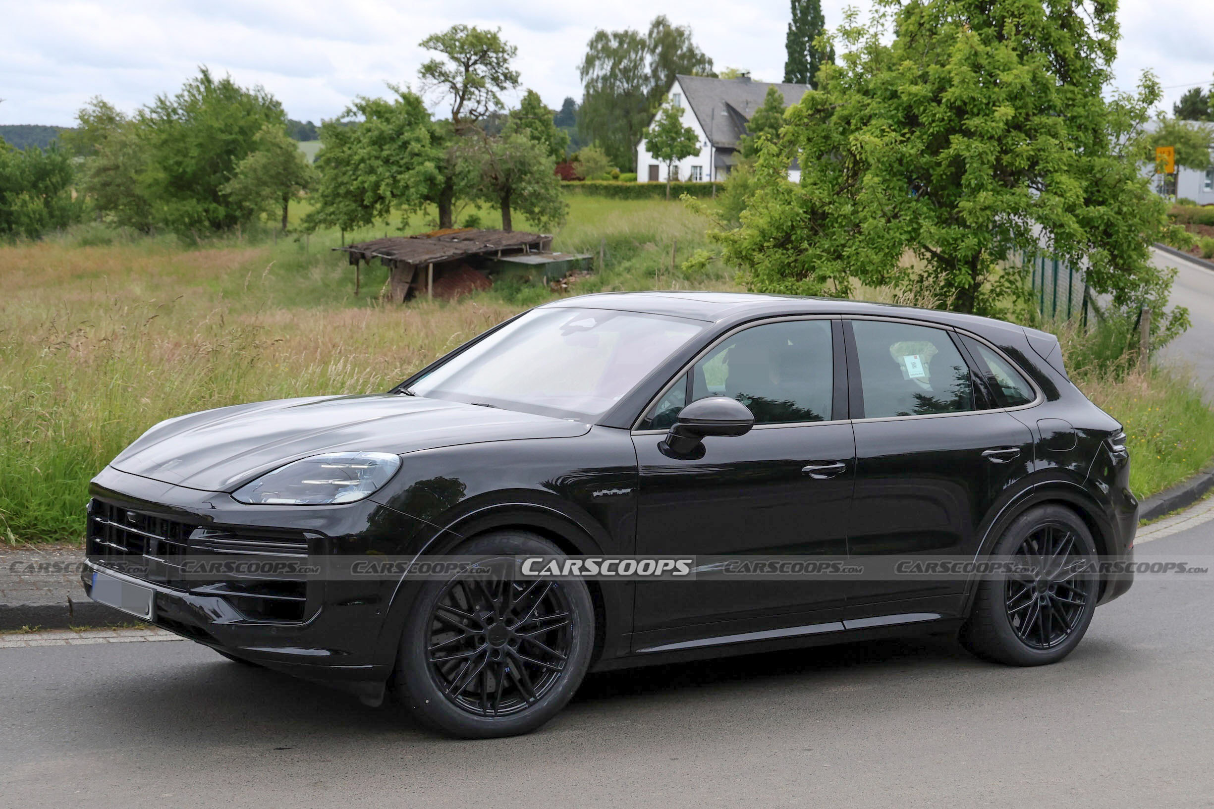 Porsche Cayenne Turbo facelift scoop 00008