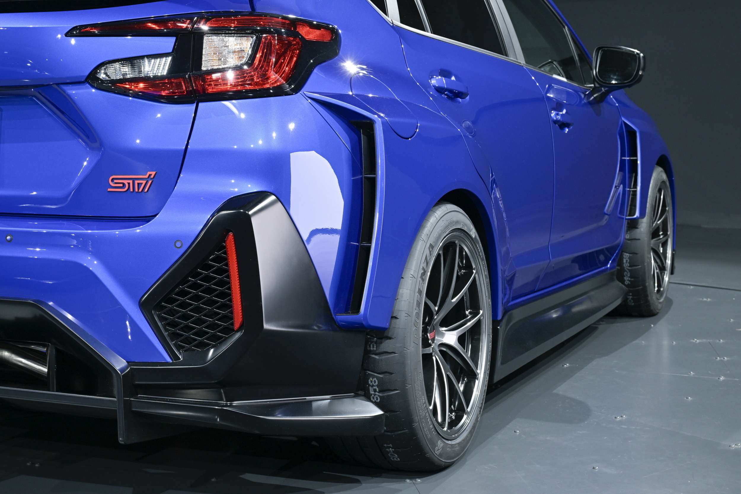 subaru_performance-b_sti_concept (8)