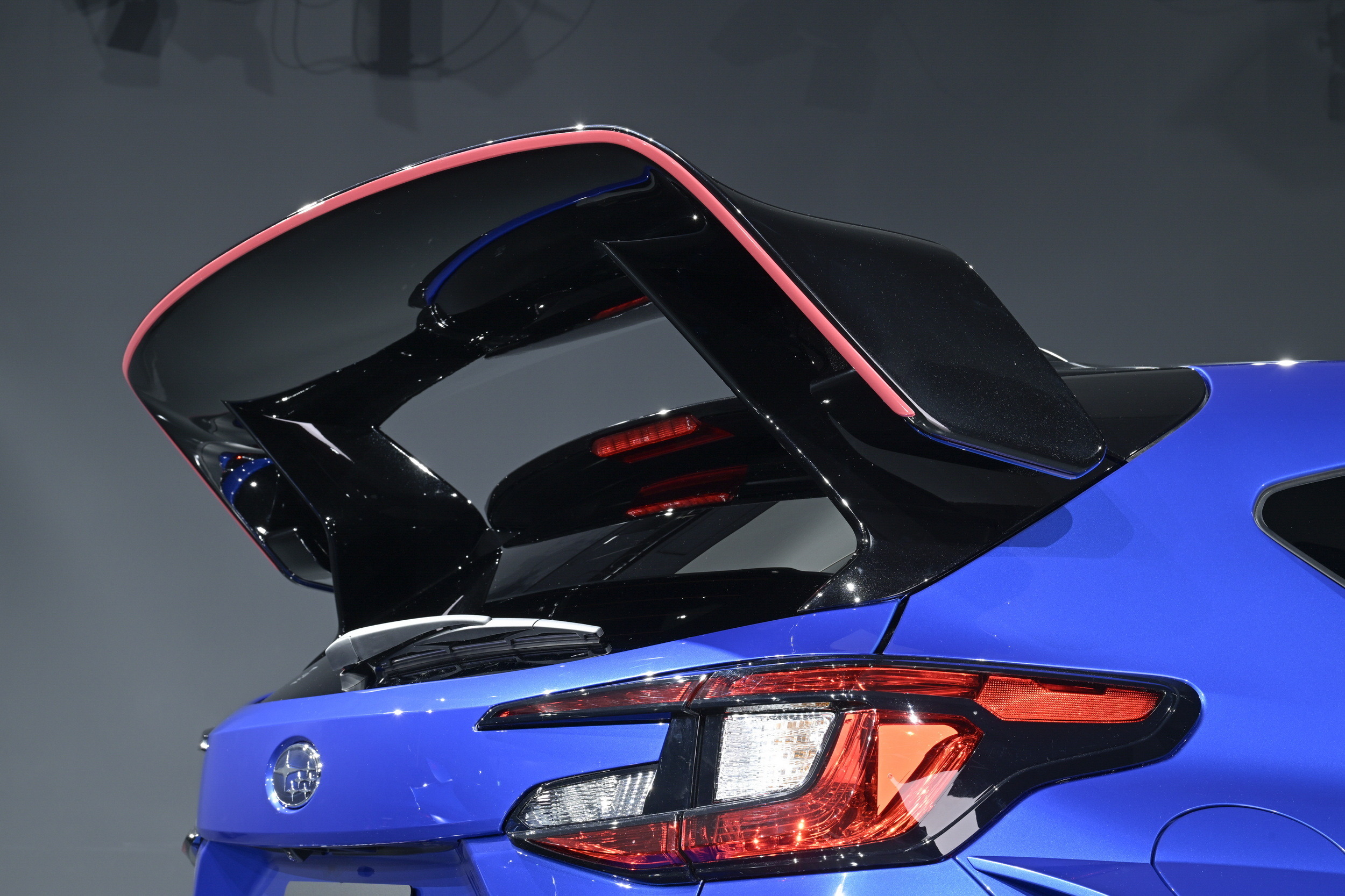 subaru_performance-b_sti_concept (9)