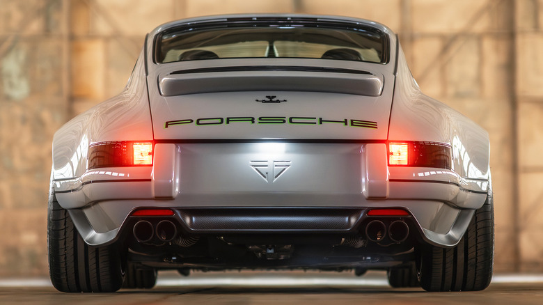 Theon-Design-Porsche-964-Crayon---1aaa