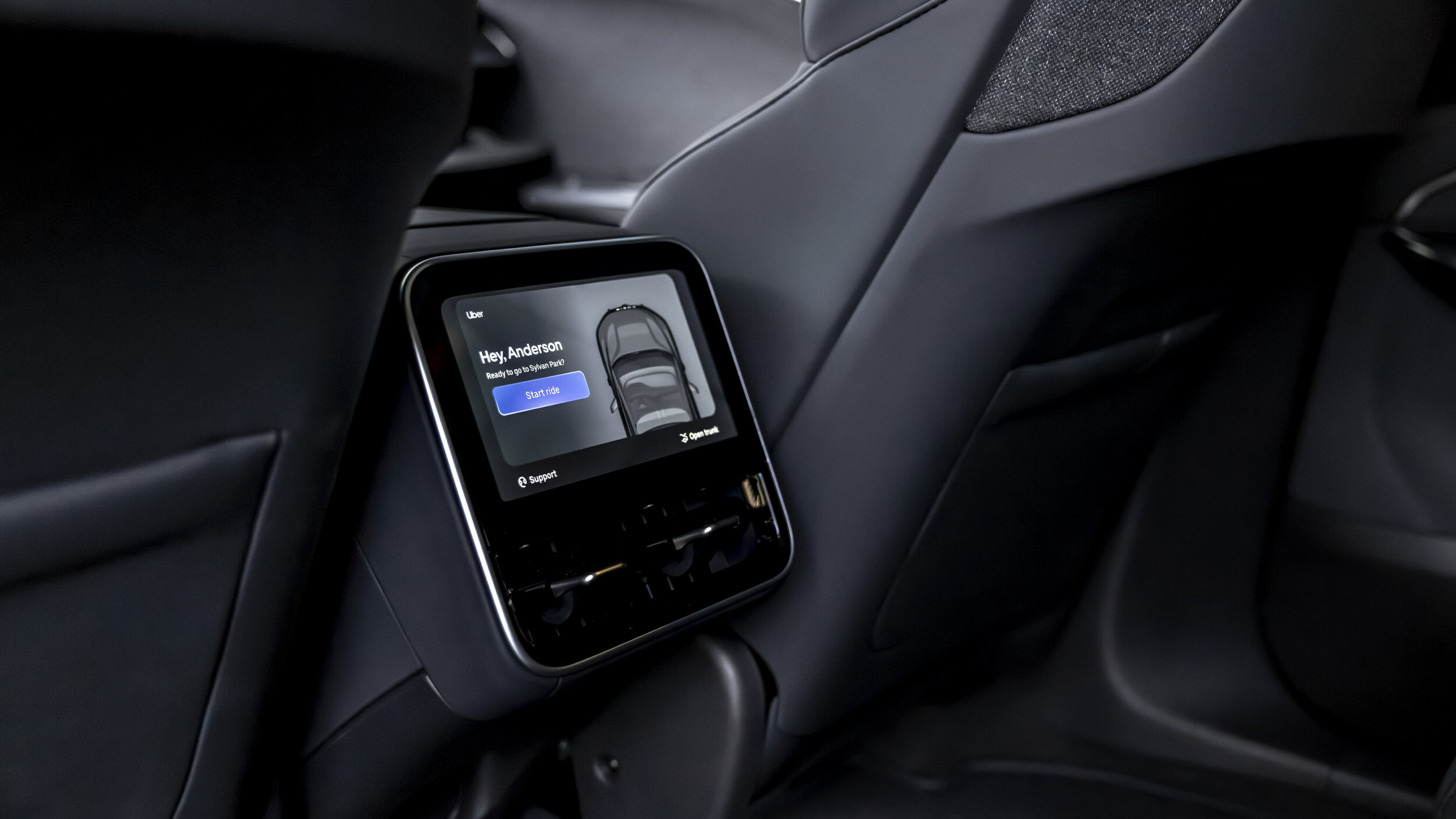 Uber Lucid Robotaxi 0106 3
