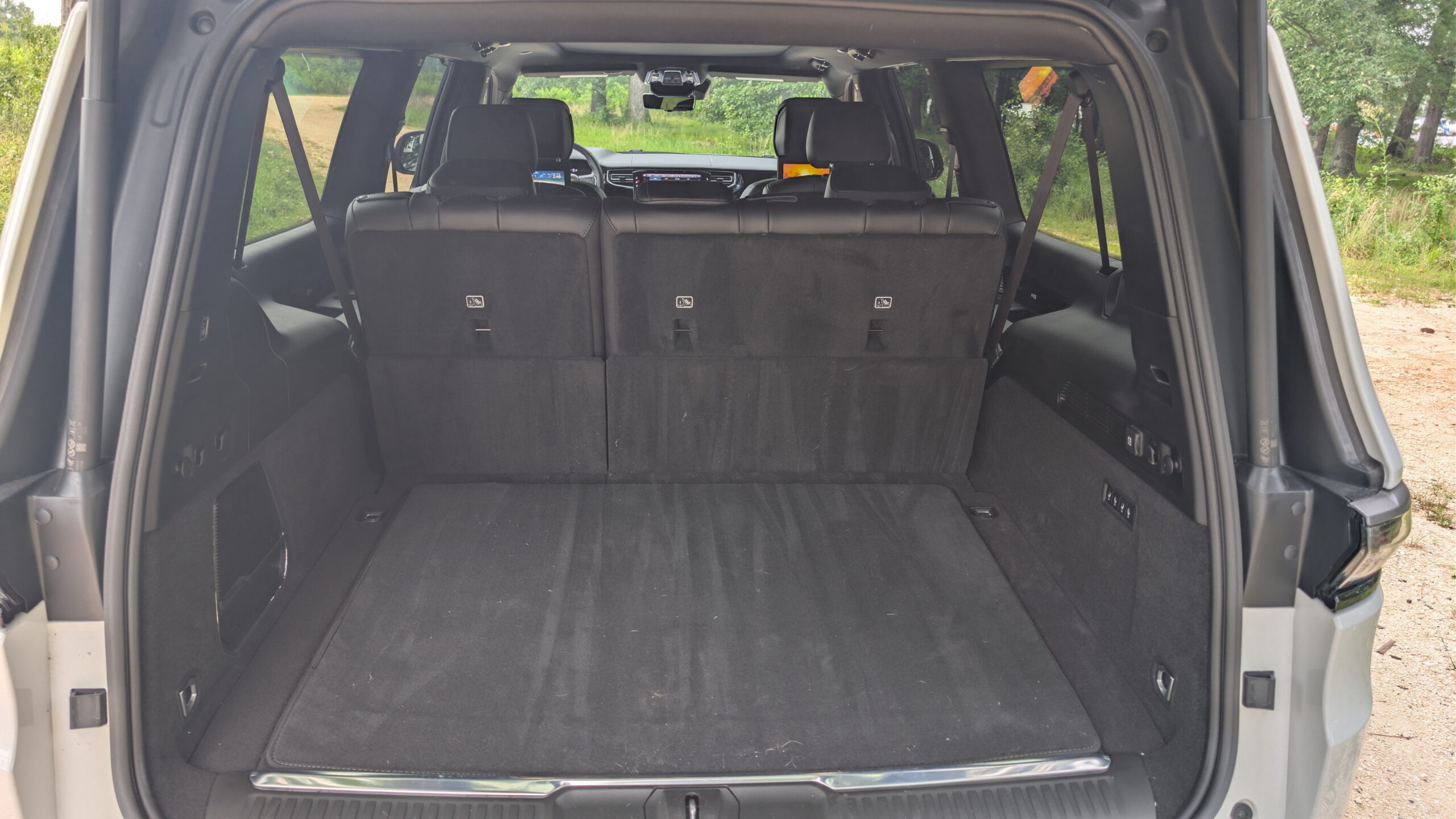 2026 Jeep Grand Wagoneer by Stephen Rivers for Carscoops 57