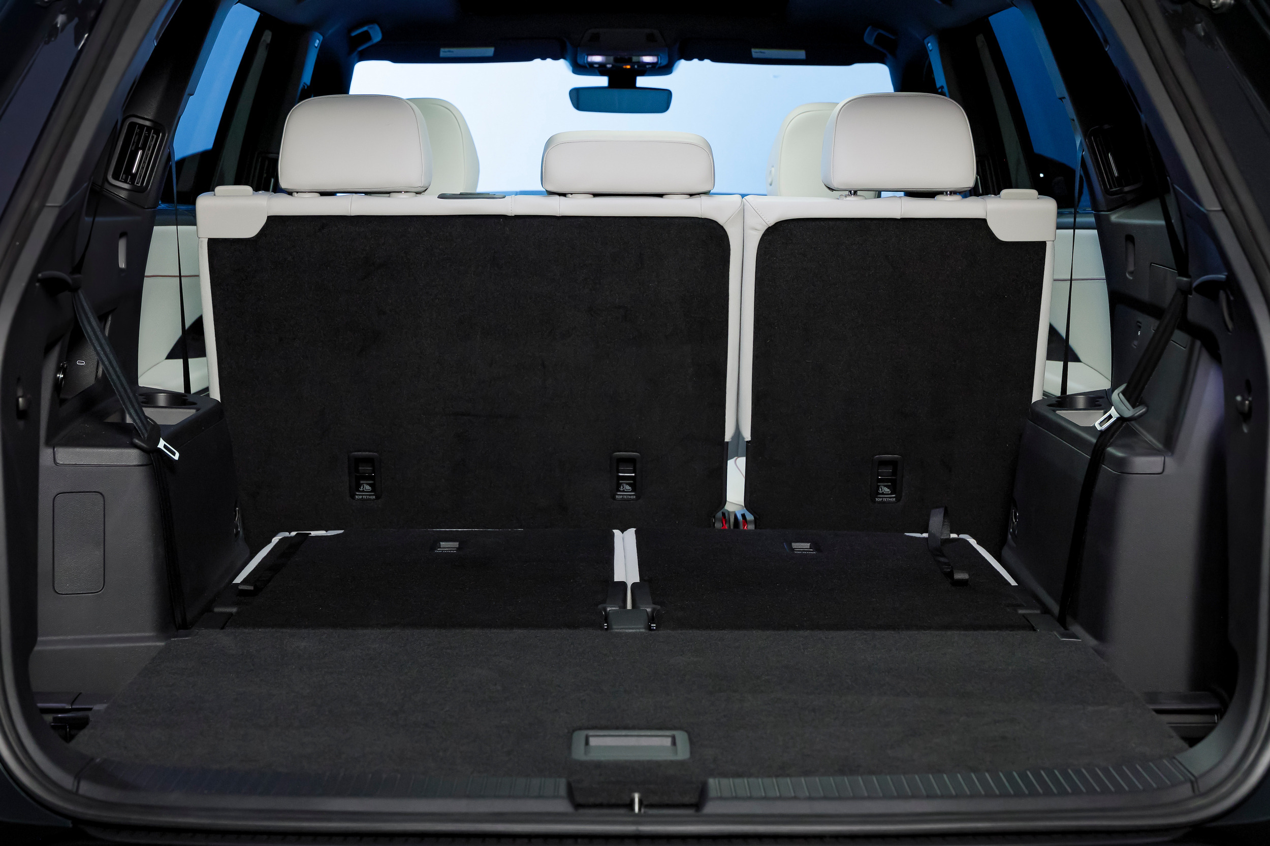 2027 VW Atlas 720 10
