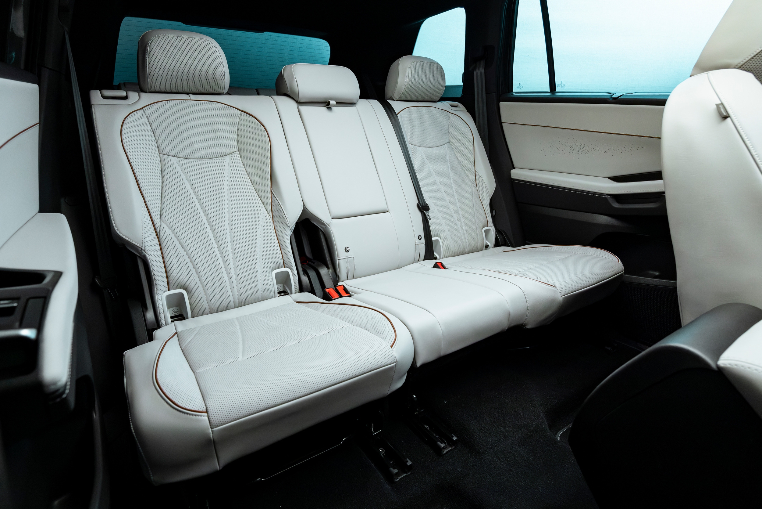 2027 VW Atlas 720 14
