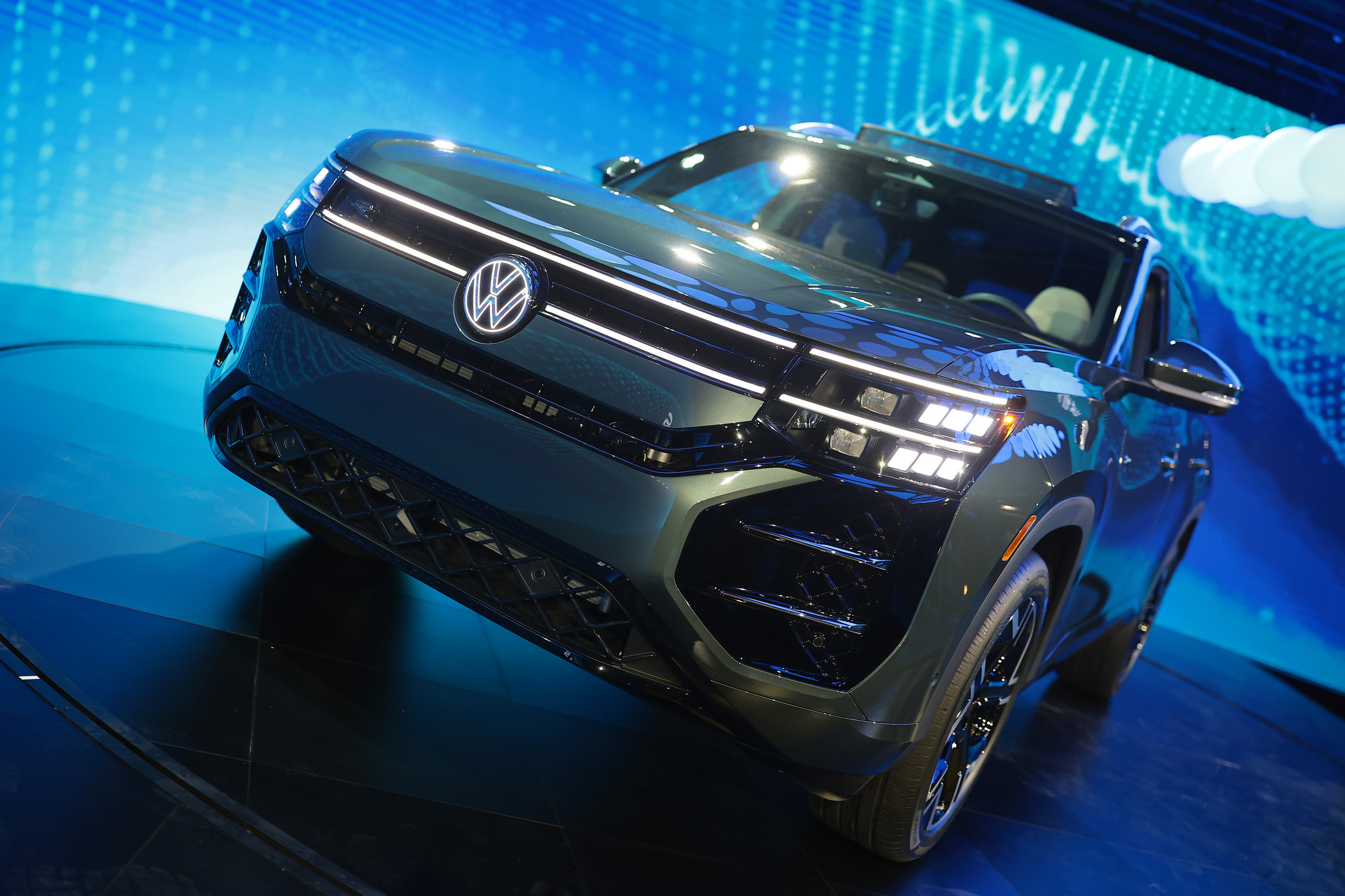 2027 VW Atlas 720 28
