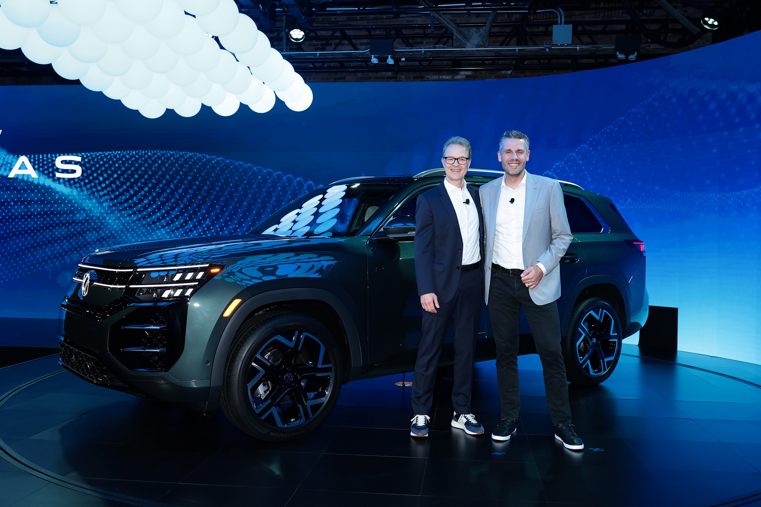 2027 VW Atlas 720 30