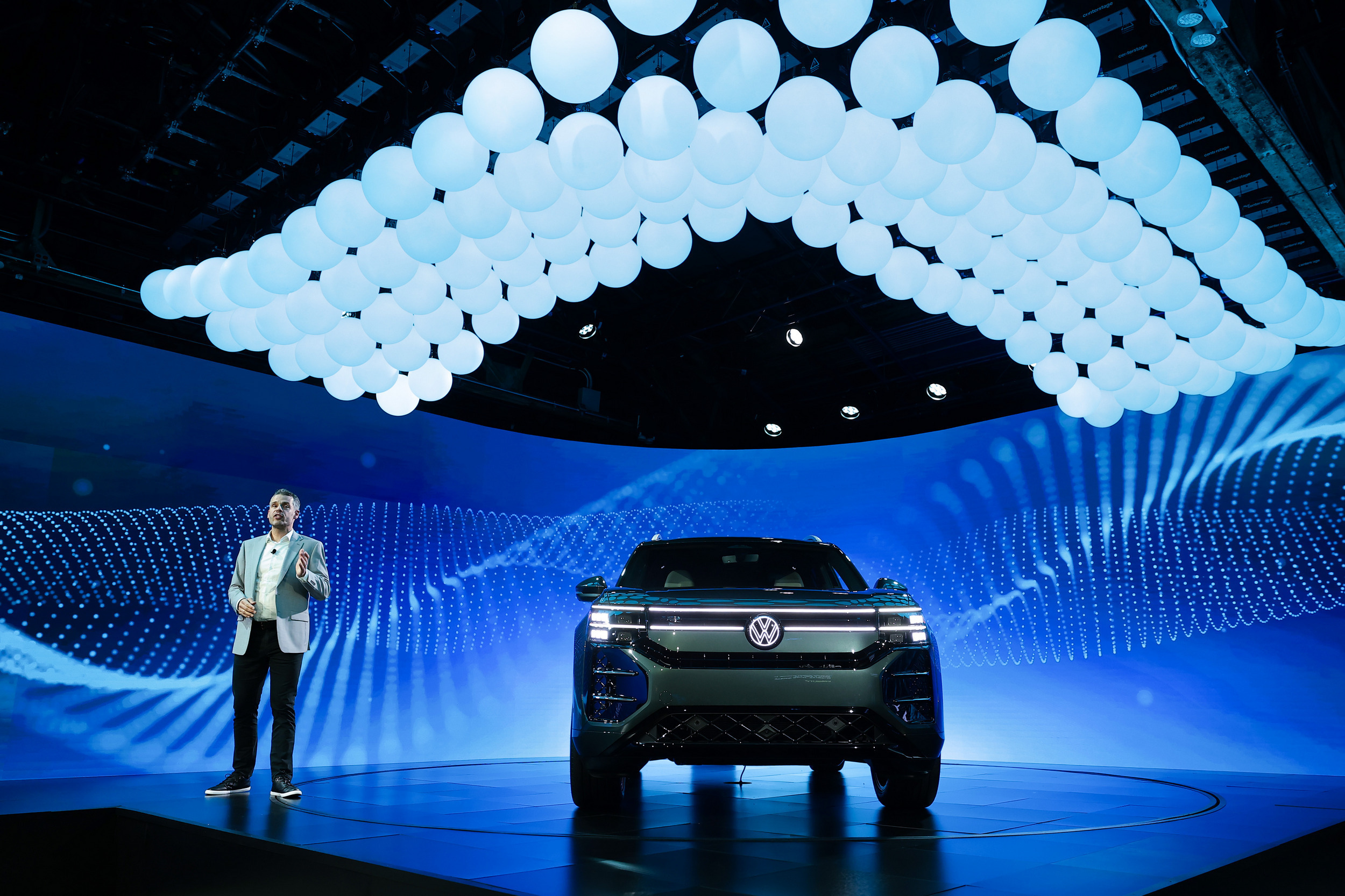 2027 VW Atlas 720 33
