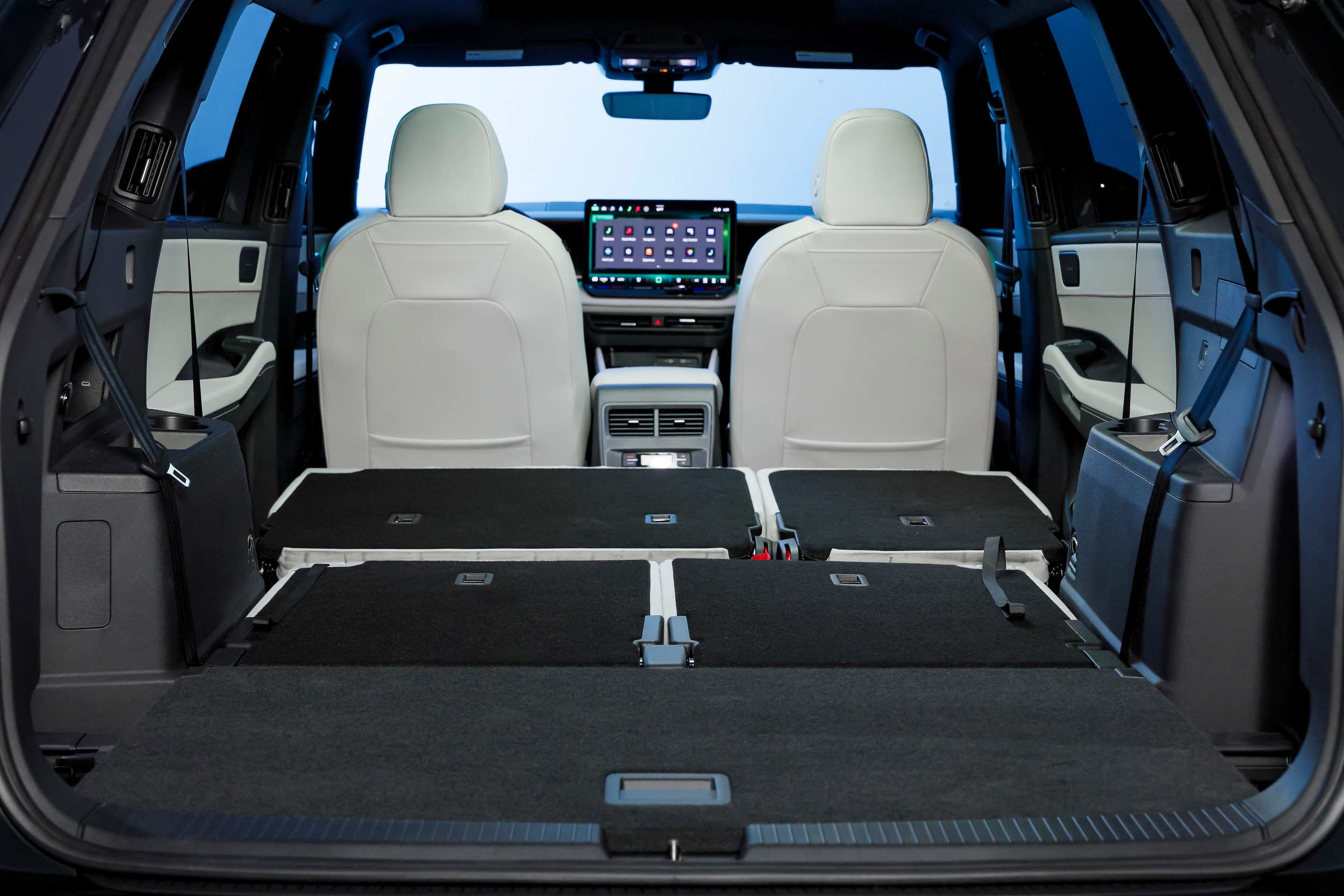 2027 VW Atlas 720 9