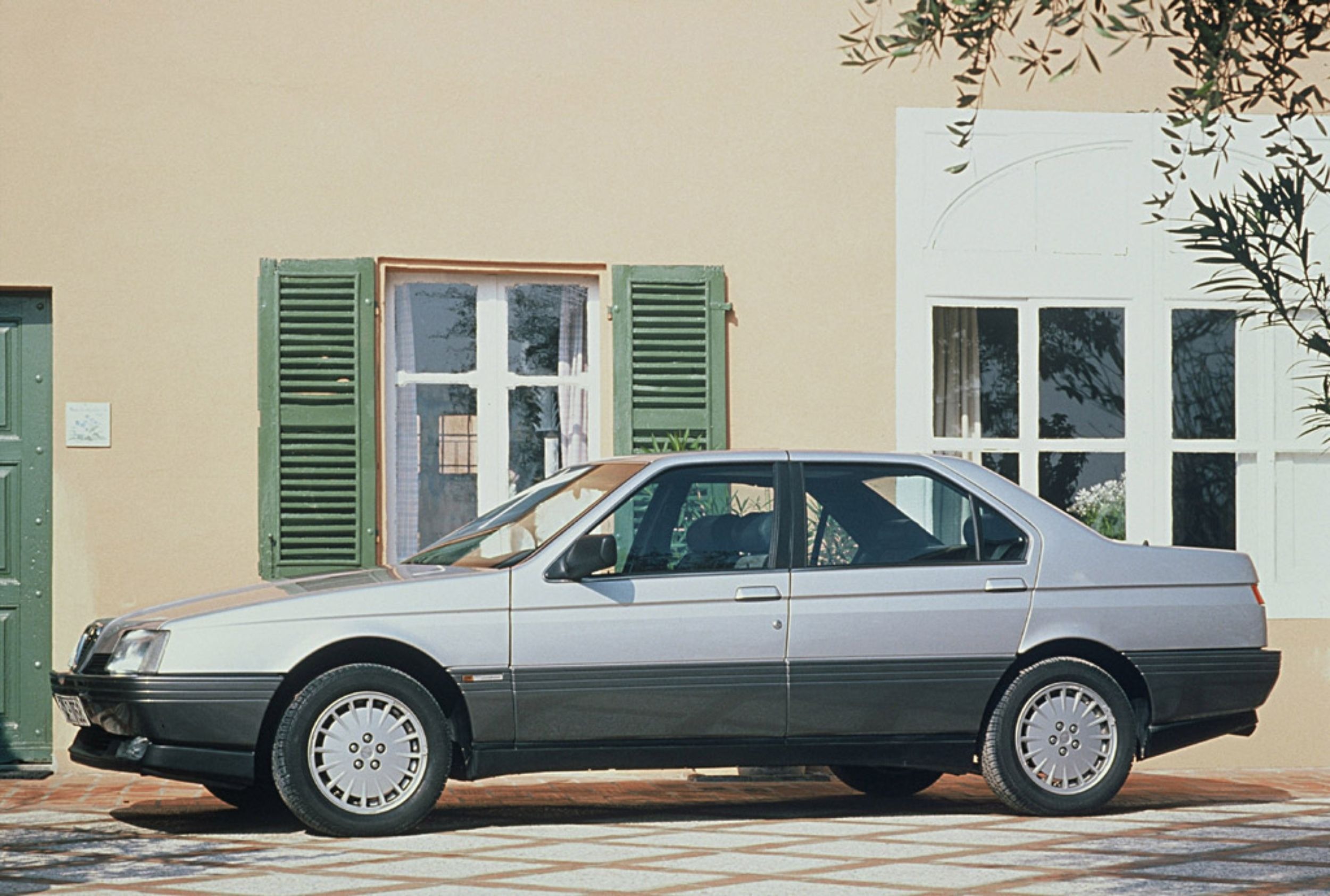 Alfa Romeo 164 - Stellantis (2)