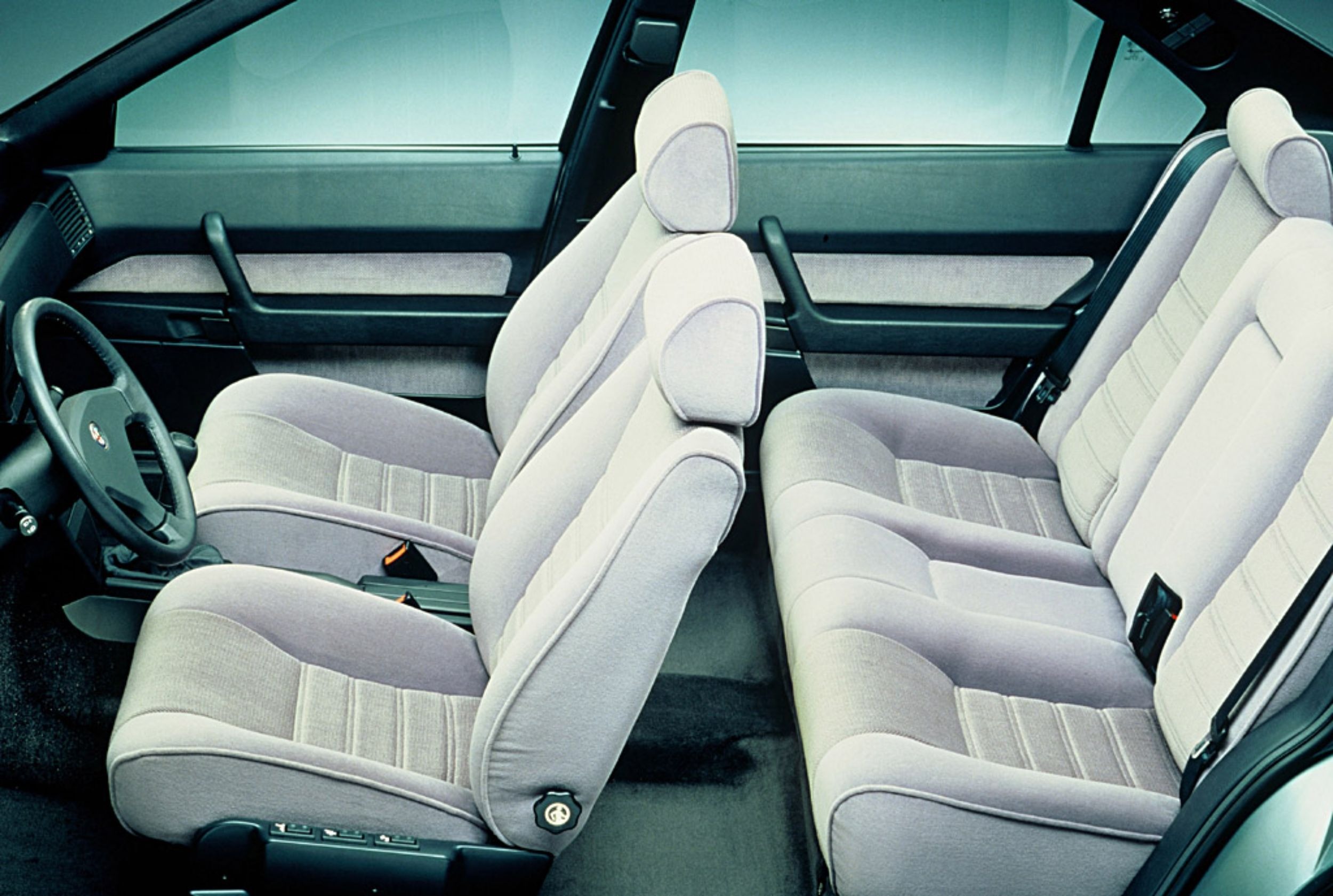 Alfa Romeo 164 - Stellantis (3)